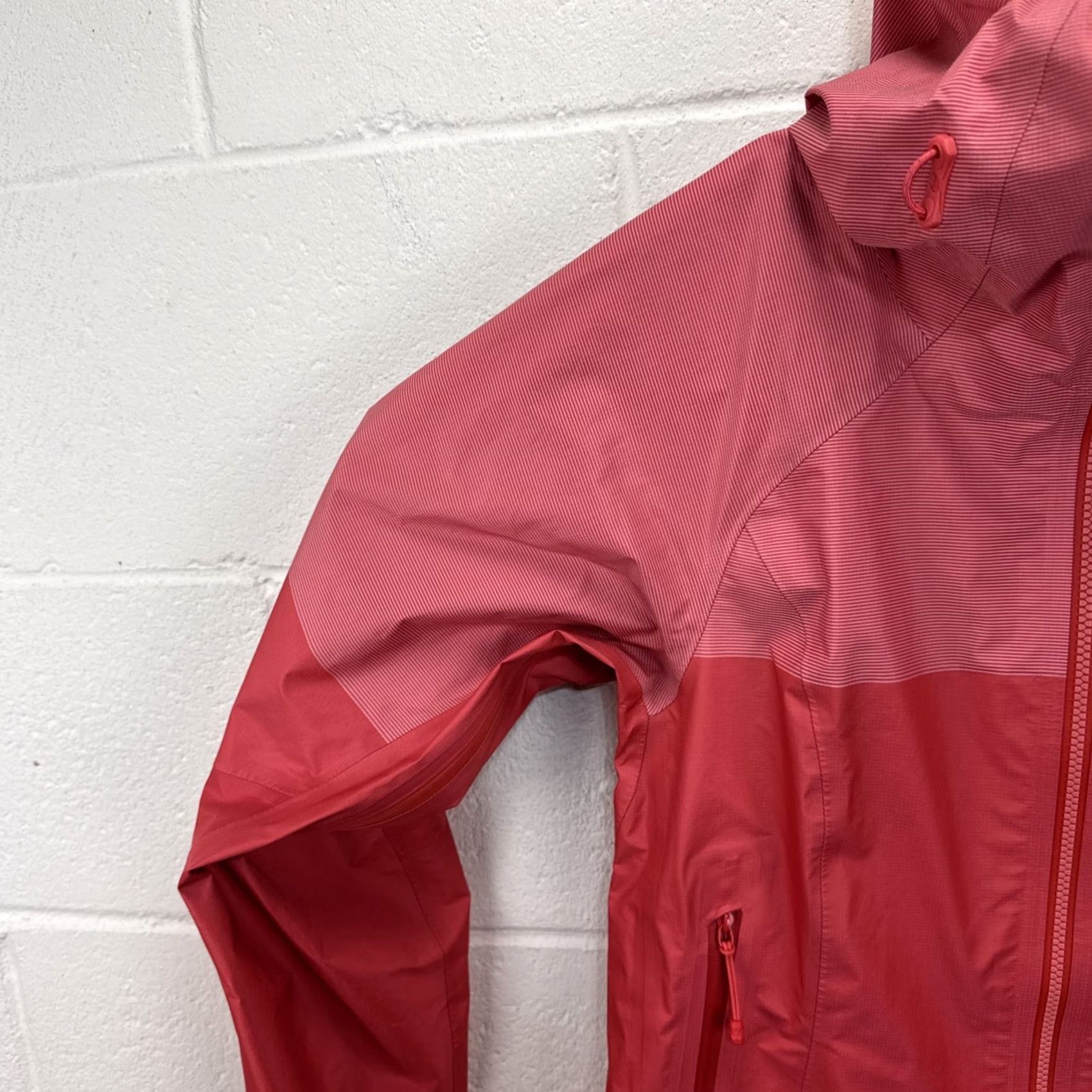 The North Face The North Face Jacket Women’s Small Pink Gore-Tex Shell Zip Size S / US 4 / IT 40 - 4 Thumbnail
