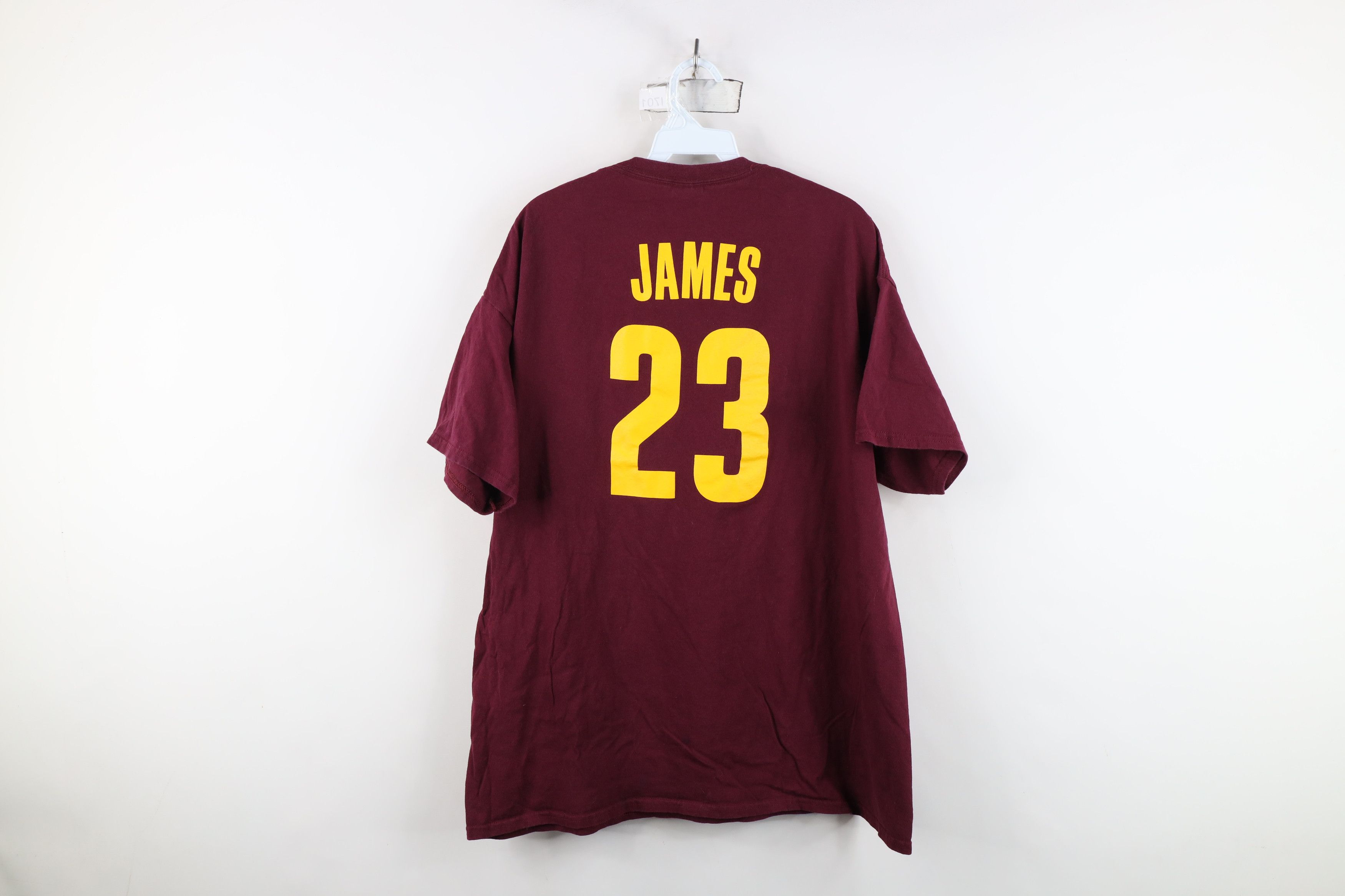 Vintage Vintage James Cleveland Cavaliers Basketball Jersey T-Shirt Size US XL / EU 56 / 4 - 11 Thumbnail