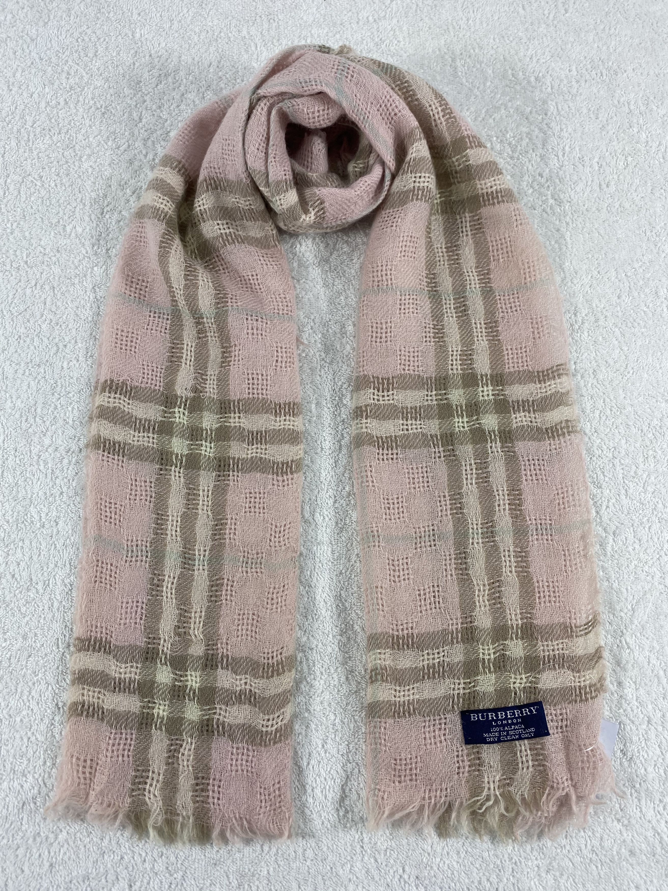 Burberry Vintage Burberry Scarf/Muffler/Neckwear MF787 Size ONE SIZE - 1 Thumbnail