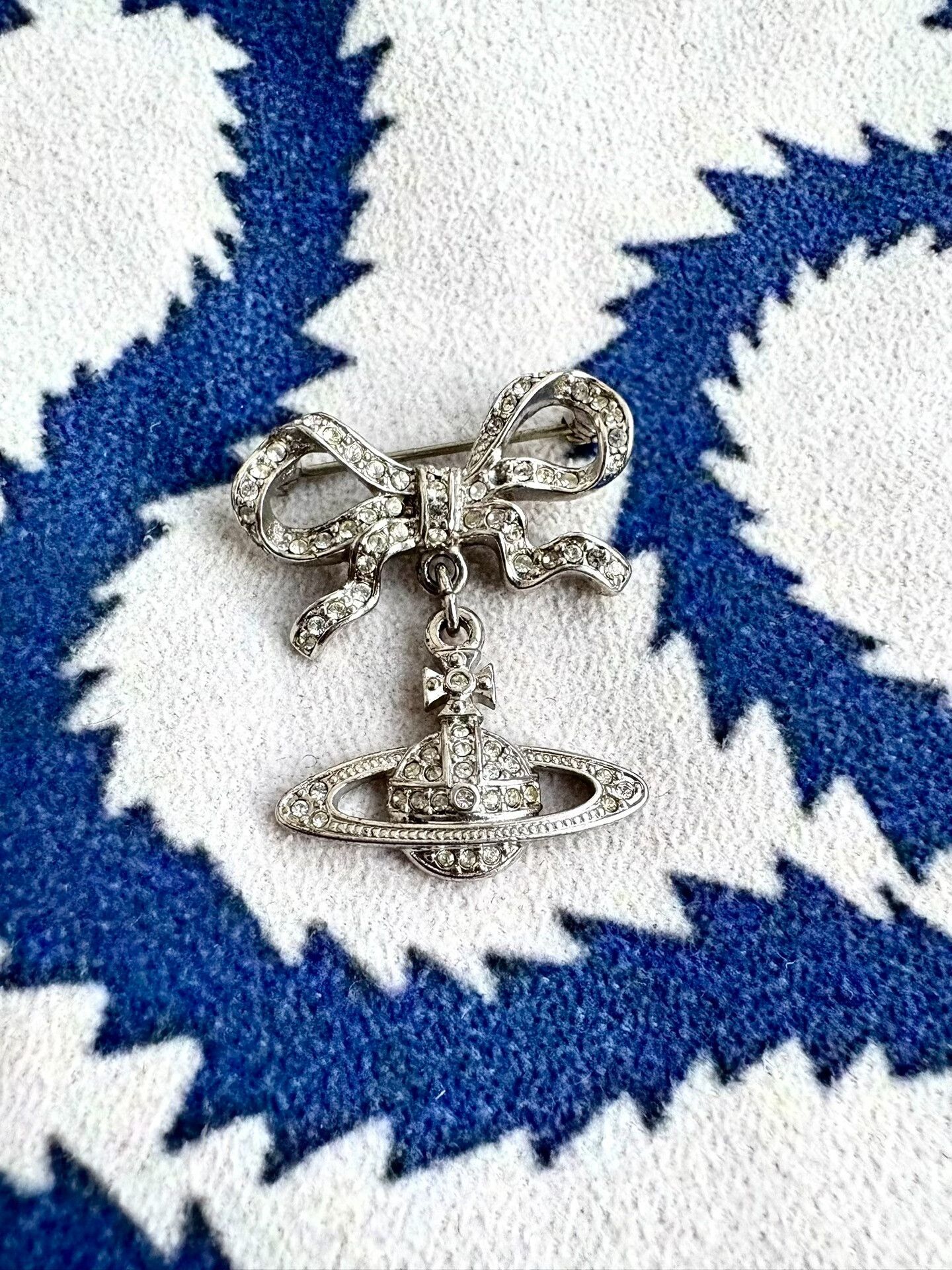 Vivienne Westwood vintage vivienne westwood silver saturn brooch Size ONE SIZE - 1 Thumbnail