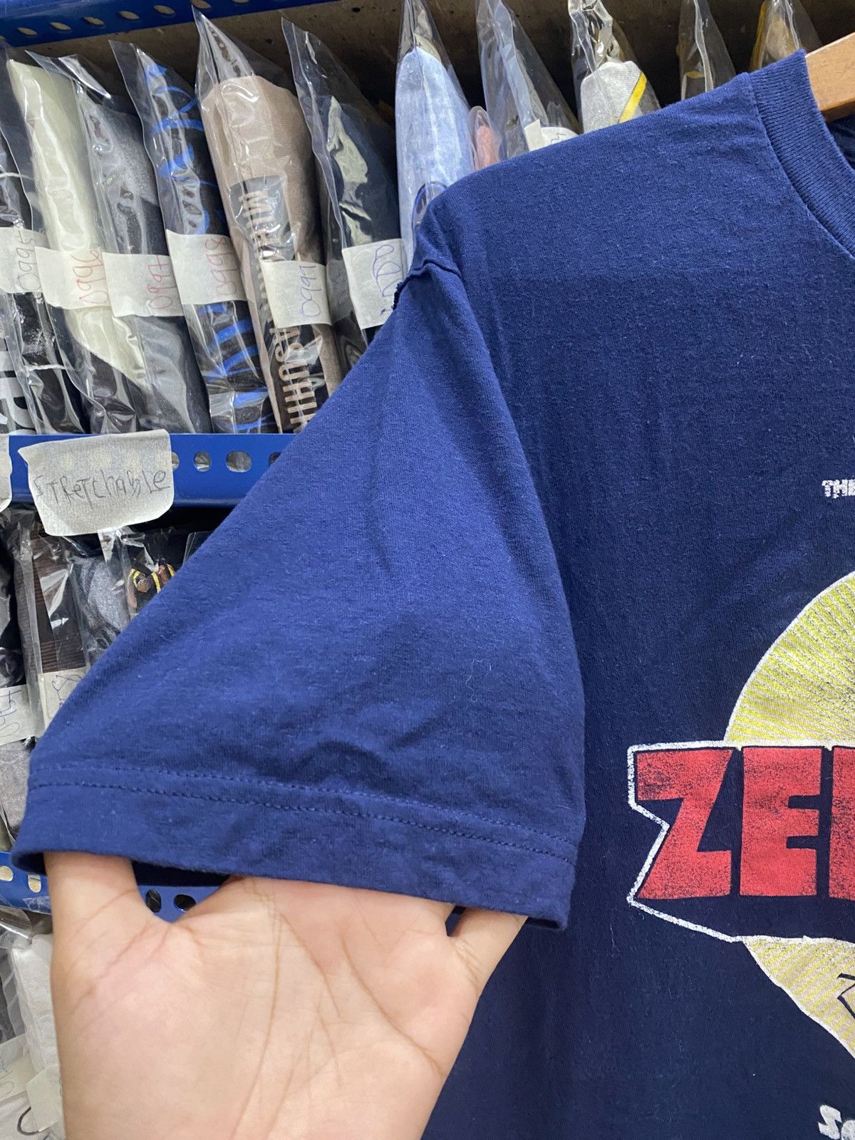 Band Tees LED ZEPPELIN TSHIRT Size US L / EU 52-54 / 3 - 6 Thumbnail