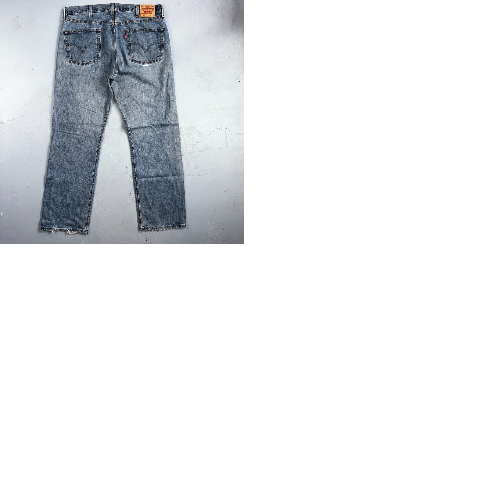 Levi's Levi's 501 Jeans Vintage 90s Straight Blue Denim Regular Mens 42 Light Wash 30 Inseam 38x32 ACT 38x32 Maison? (Wait) Size US 42 / EU 58 - 11 Thumbnail