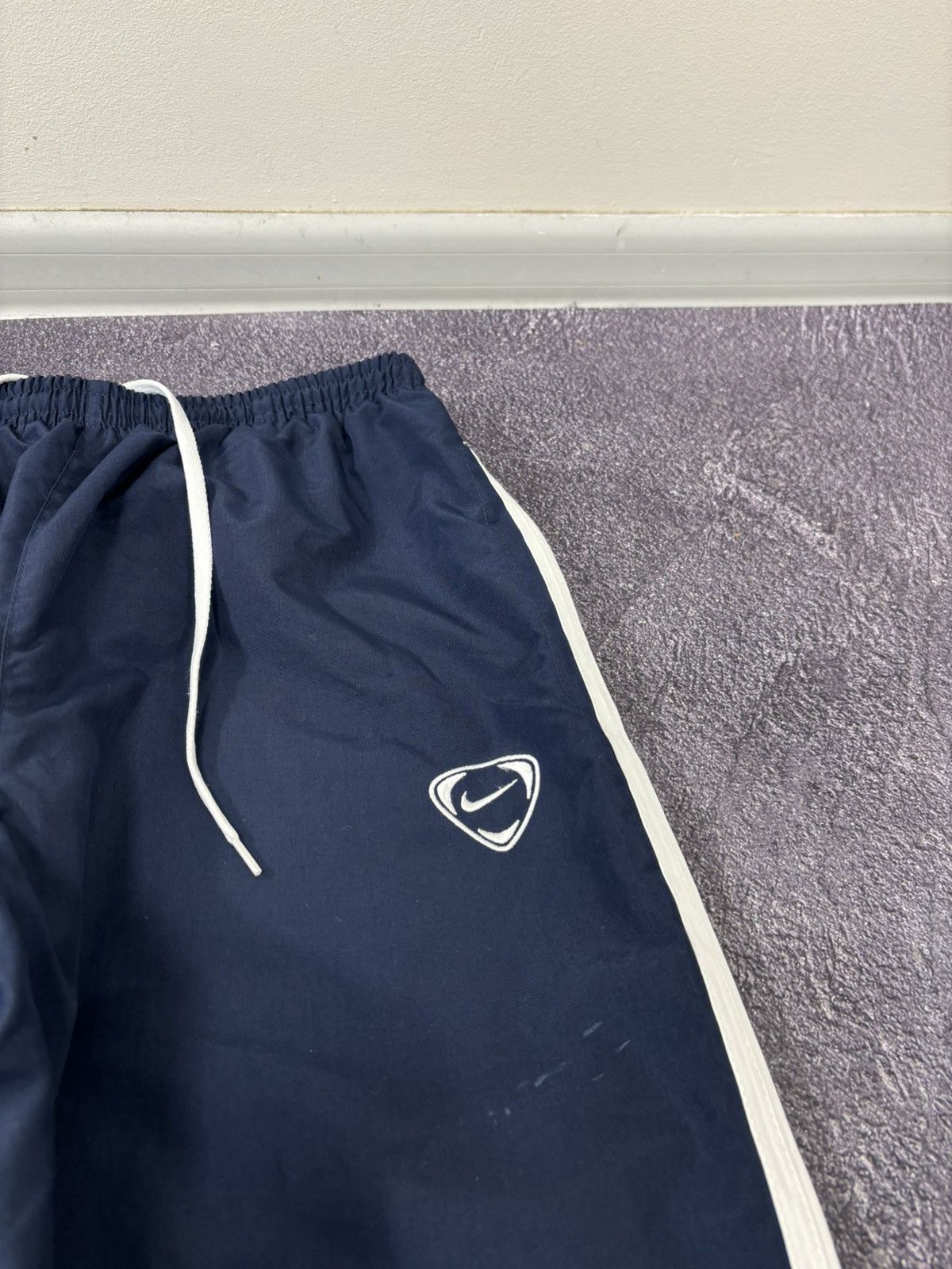 Nike Vintage Nike Y2K Navy/White Hype Nylon Baggy Track Pants Size US 32 / EU 48 - 11 Thumbnail