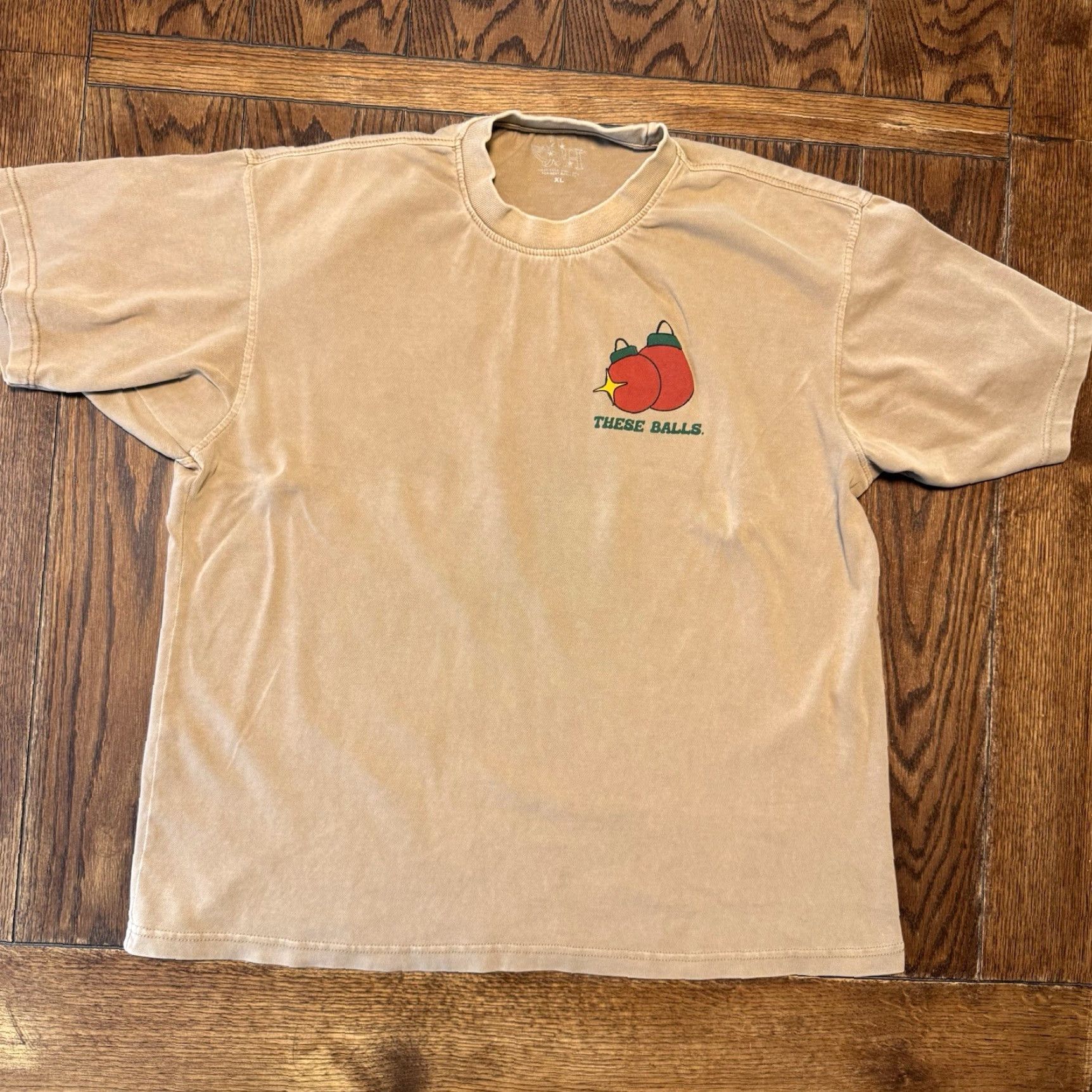 Vintage All Hail These Balls Christmas T Shirt XL Regular Men Short Sleeve Graphic Print Christmas Theme Red Green Beige Cotton Crew Neck Rock 2020-2029 Size US XL / EU 56 / 4 - 4 Thumbnail
