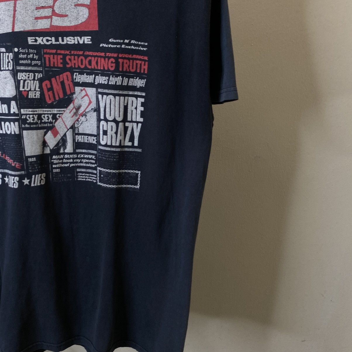 Guns N' Roses Y2K Guns N' Roses "G N' R Lies" Album T-shirt Faded Black Size US L / EU 52-54 / 3 - 4 Thumbnail