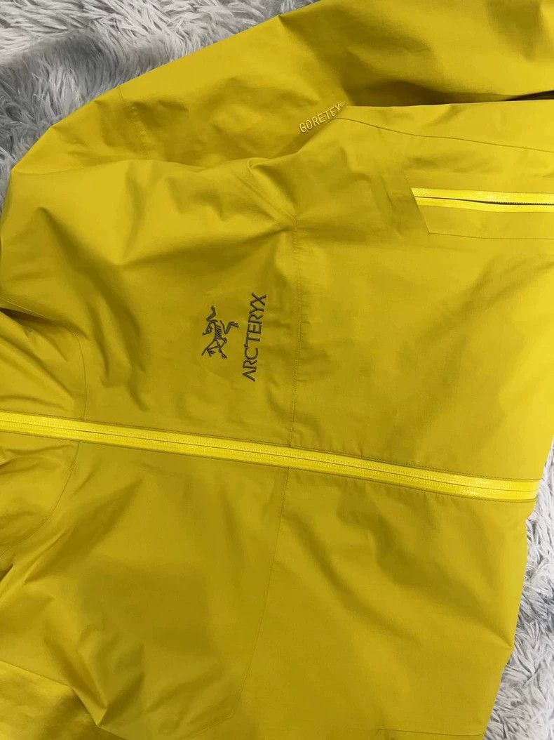Arc'teryx Arcteryx Zeta Shell Jacket in Yellow Size US XL / EU 56 / 4 - 4 Thumbnail