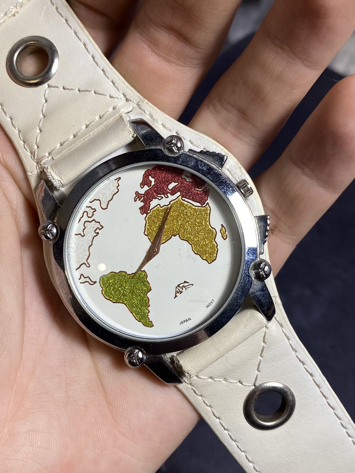 Vintage World Map Quartz Watch Unique Design Vintage Aesthetic 🌍 Size ONE SIZE - 9 Thumbnail