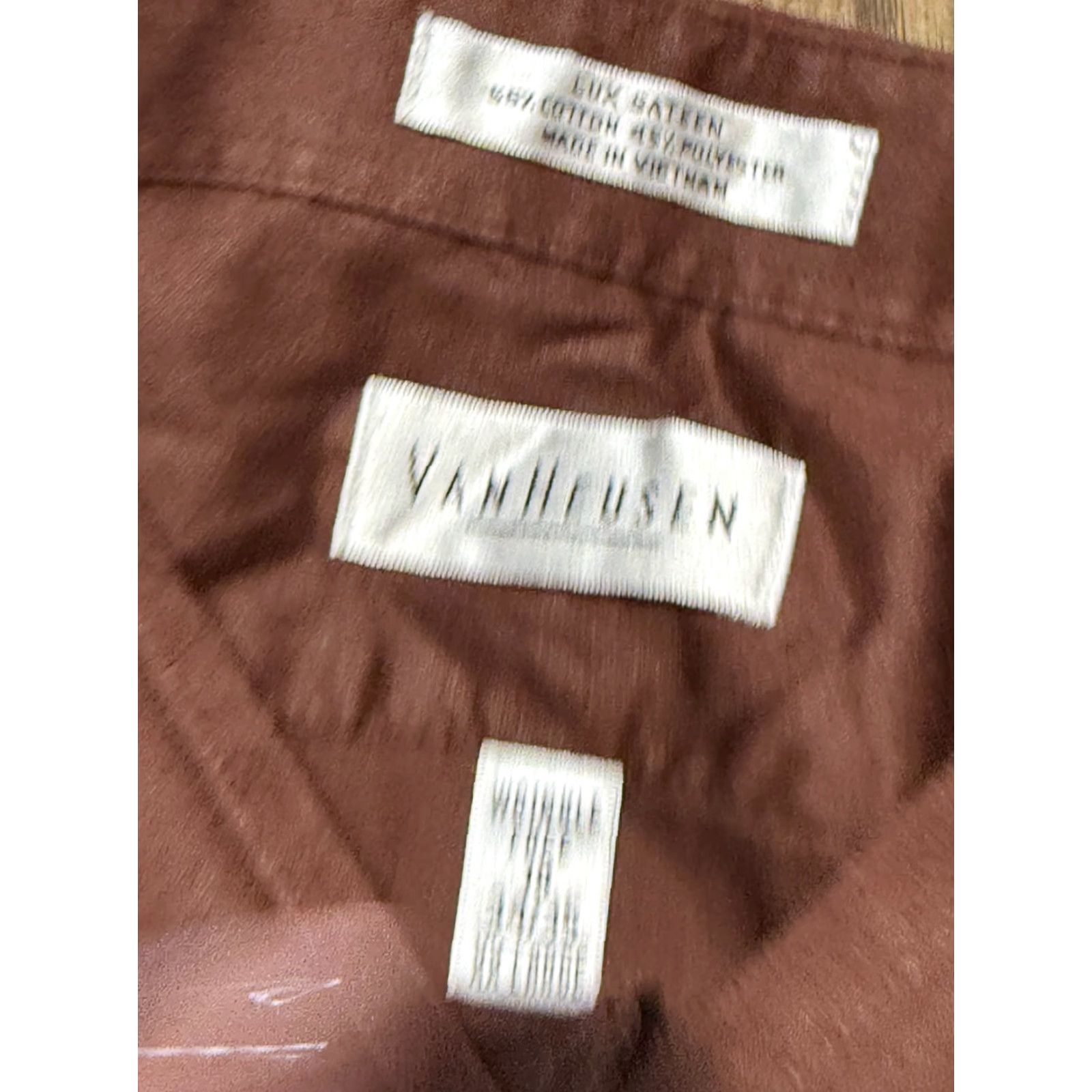 Van Heusen Van Heusen Shirt Men's Size 34/35 Brown Long Sleeve Button Up Silk Sateen Size US L / EU 52-54 / 3 - 5 Thumbnail