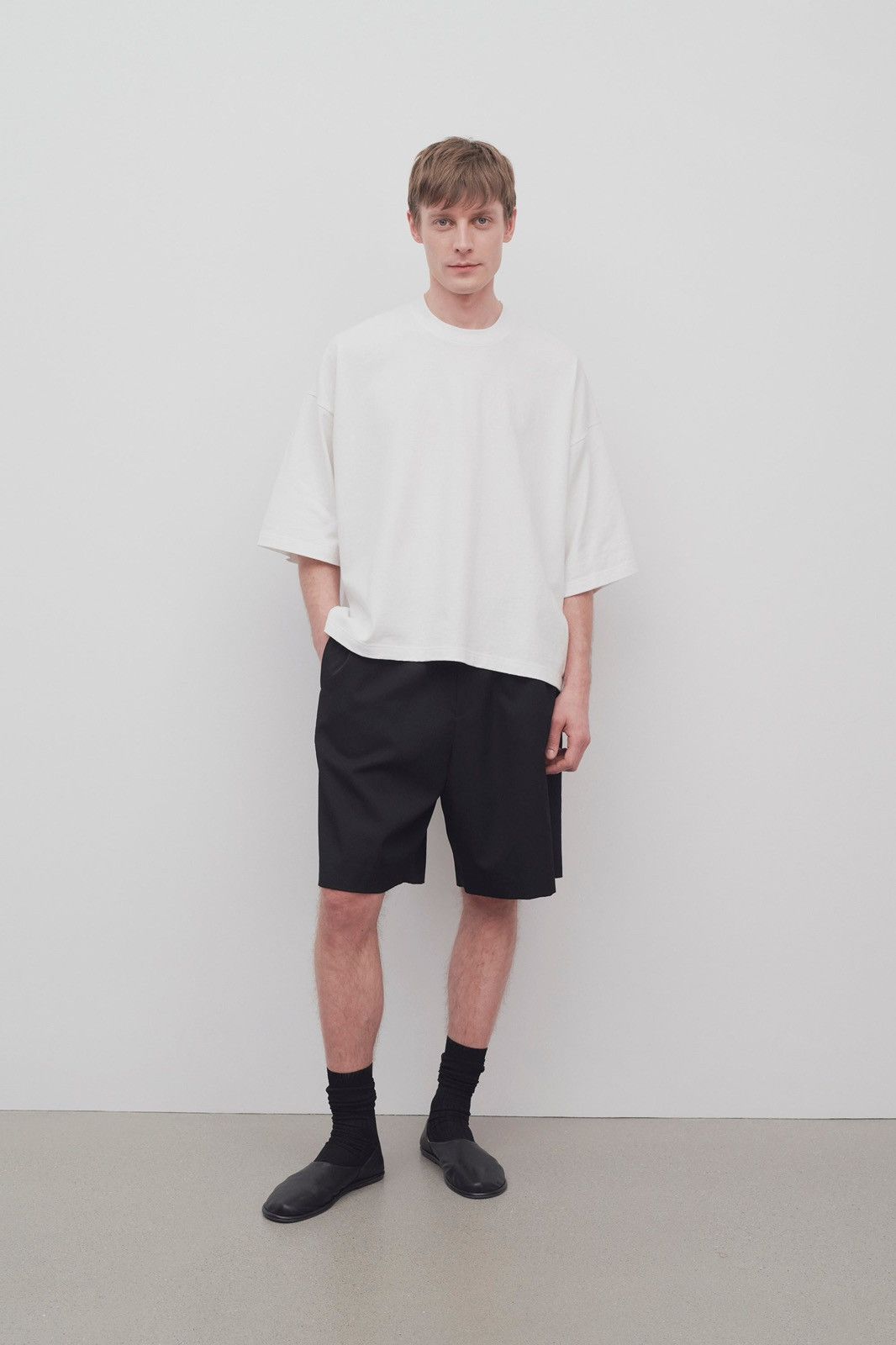 The Row The Row Bemidi Wool Shorts Black Size US 36 / EU 52 - 3 Thumbnail