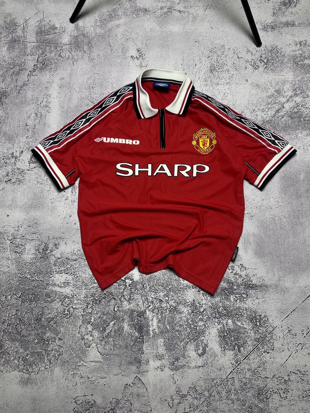 image of Manchester United 1998 2000 Home Shirt Soccer Jersey in Blue, Men's (Size Medium)