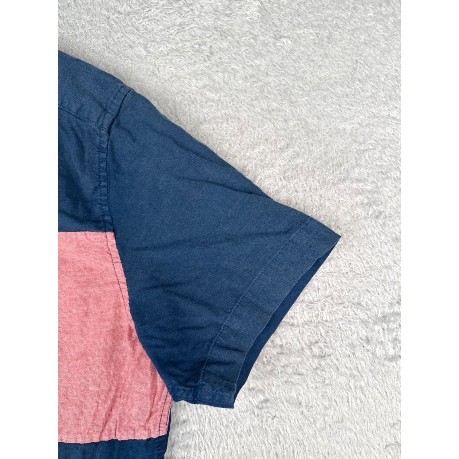 Tommy Hilfiger VINTAGE Tommy Hilfiger Men's Shirt XL Blue Cotton Chambray Short Sleeve Button-Up Casual 90s Boys Size US XL / EU 56 / 4 - 2 Thumbnail