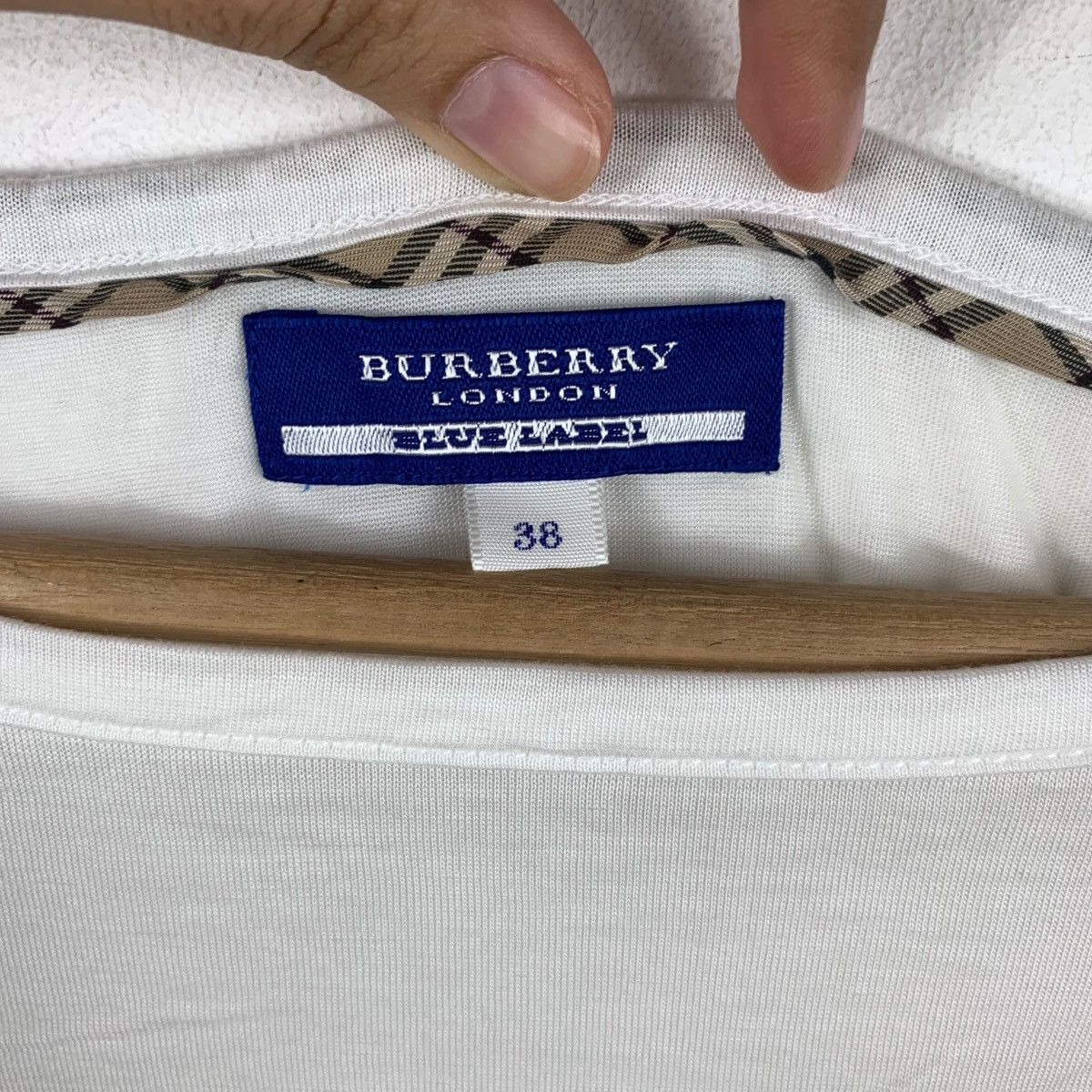 Burberry Vintage BURBERRY BLUE LABEL London Nova Check Tee Shirt Size M / US 6-8 / IT 42-44 - 7 Thumbnail