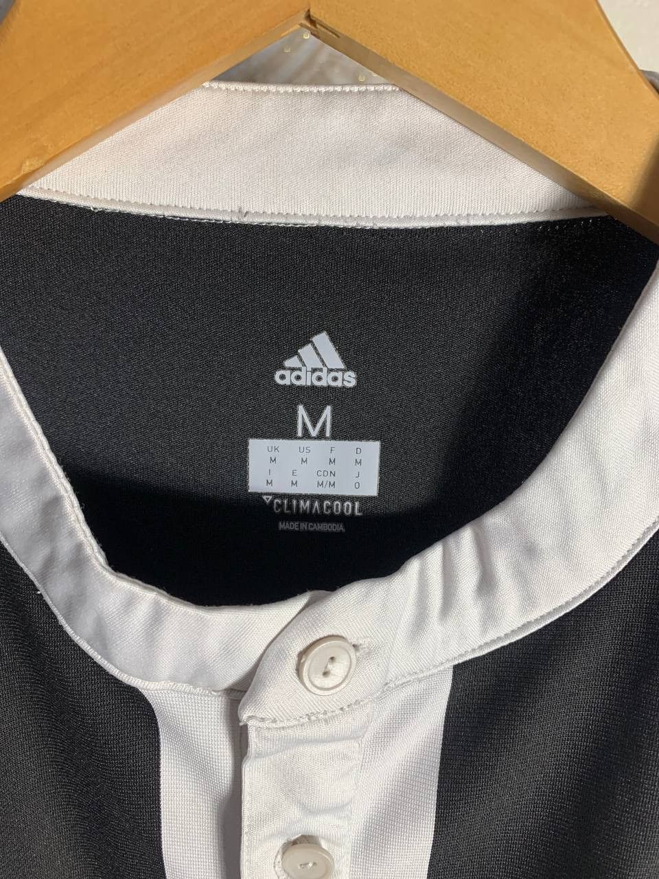 Adidas Vintage Adidas FC Juventus Italy Retro Soccer Jersey Y2K Size US M / EU 48-50 / 2 - 4 Thumbnail