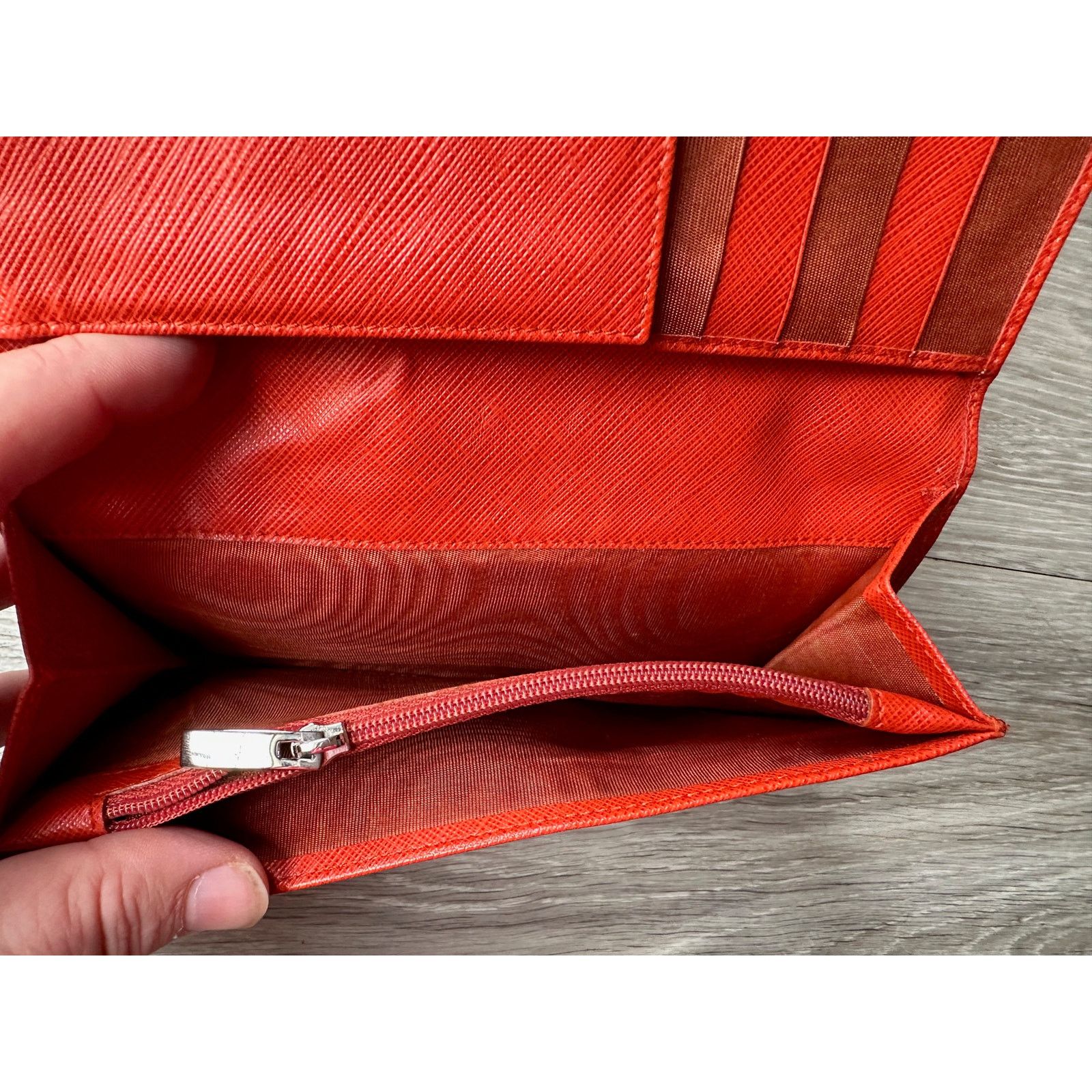 Salvatore Ferragamo Salvatore Ferragamo Pamplona Pebble Red Leather Long Wallet Size ONE SIZE - 8 Thumbnail