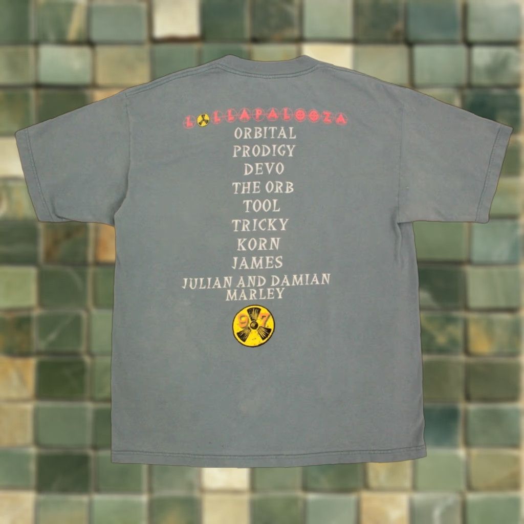 Vintage Giant Men’s VTG 90s Lollapalooza ’97 Festival TShirt XL Blue Graphic Tee 1990s 1997 Mens Size US XL / EU 56 / 4 - 1 Thumbnail