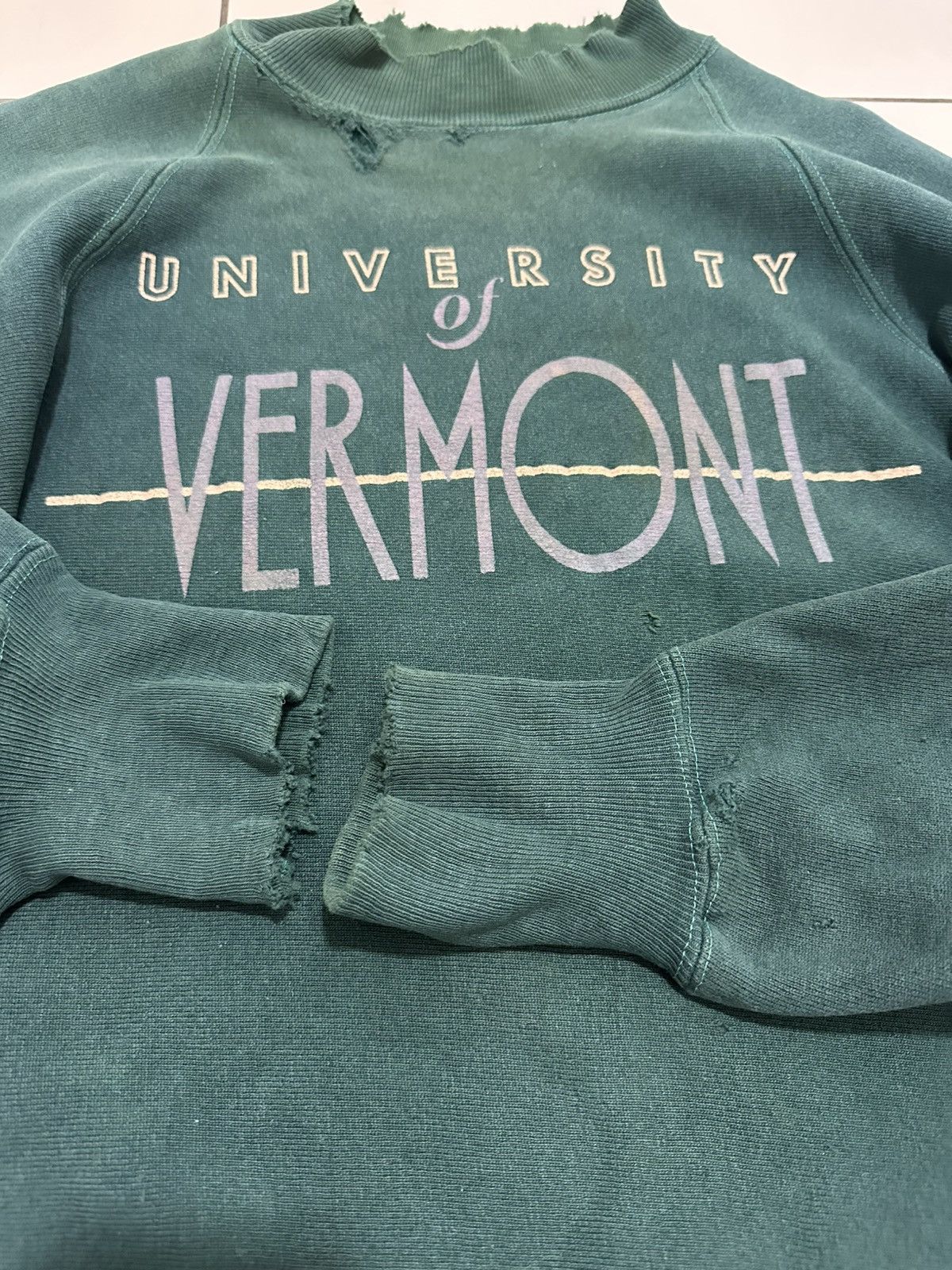 Champion Trashed Vtg 80’s Champion Sweatshirt Universirty of Vermont Size US L / EU 52-54 / 3 - 6 Thumbnail