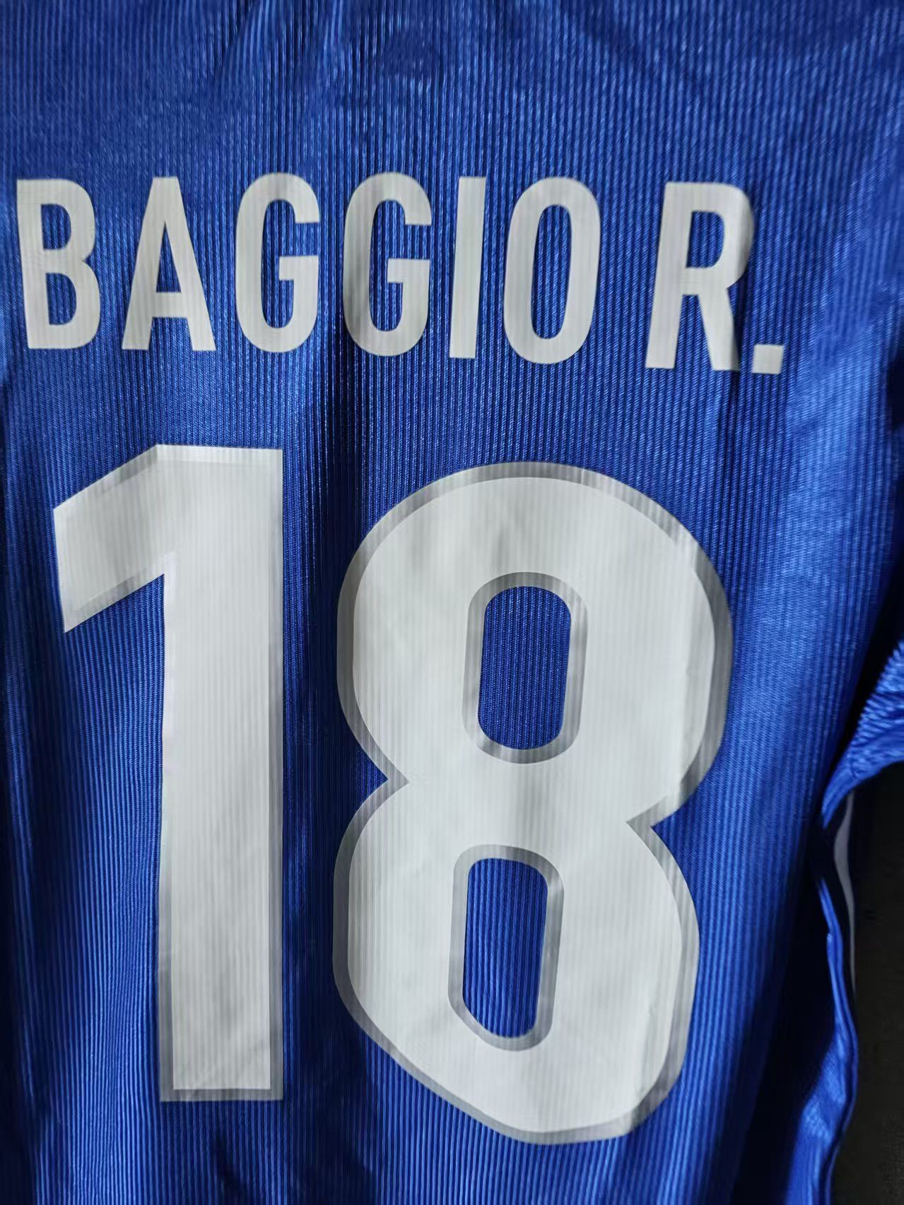 Other 1998 Italy #18 Roberto Baggio Jersey Size US S / EU 44-46 / 1 - 7 Thumbnail