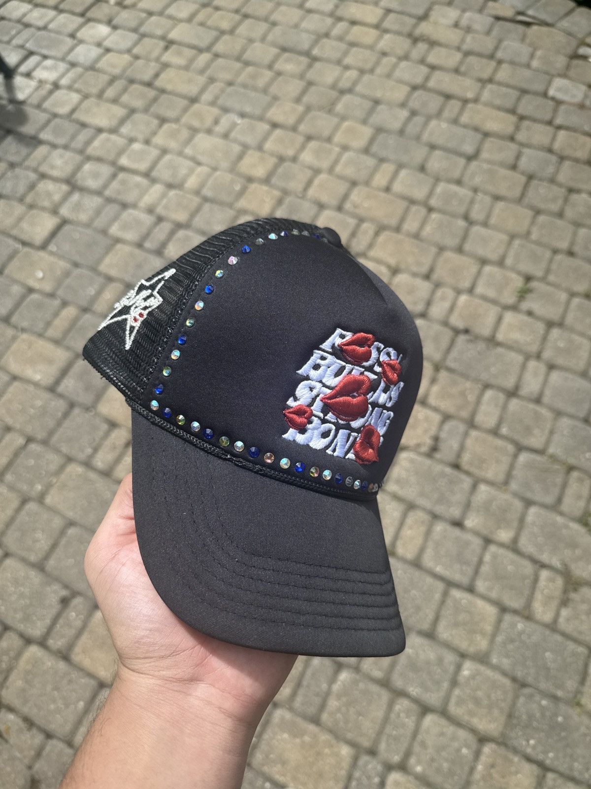 Other La ropa pussy builds strong bones hat Size ONE SIZE - 4 Thumbnail