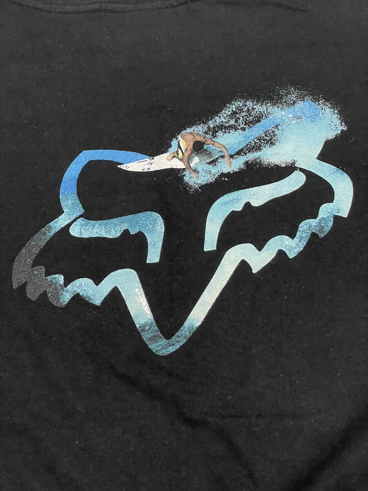 Vintage Vintage Y2K Fox Surfing T.Shirt Size US M / EU 48-50 / 2 - 4 Thumbnail