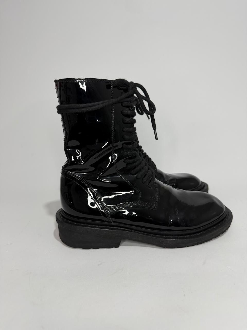 Ann Demeulemeester ANN DEMEULEMEESTER PATENT LEATHER BLACK ANKLE BOOTS EU35 Size US 5 / IT 35 - 2 Thumbnail