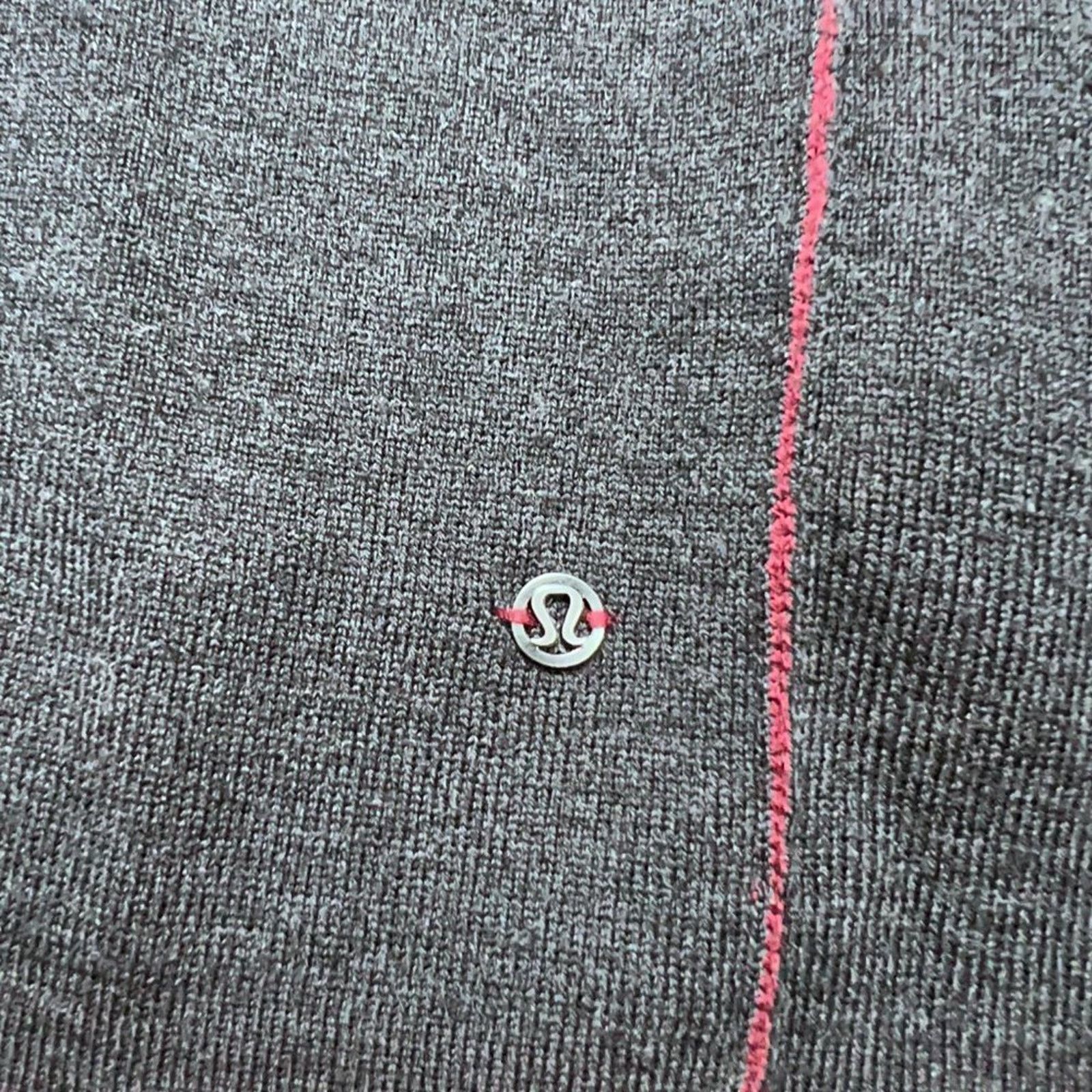 Lululemon Lululemon Merino Wool Wrap Cardigan Size 4 Maroon Size S / US 4 / IT 40 - 8 Thumbnail