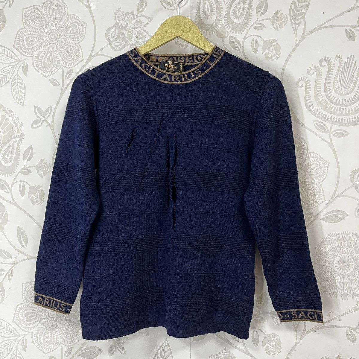 Fendi × Vintage Distressed FENDI Ripped Vintage Knitwear Sweater Size US S / EU 44-46 / 1 - 3 Thumbnail