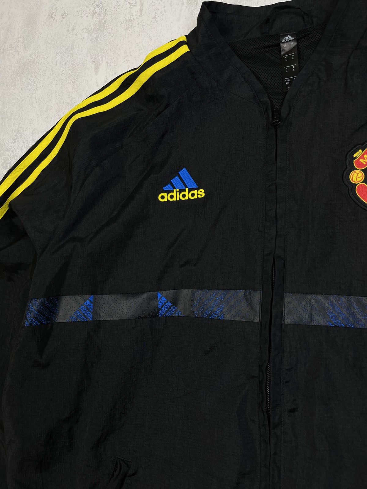 Adidas Adidas x Manchester United Retro Blue/Yellow Windbreaker Size US L / EU 52-54 / 3 - 3 Thumbnail