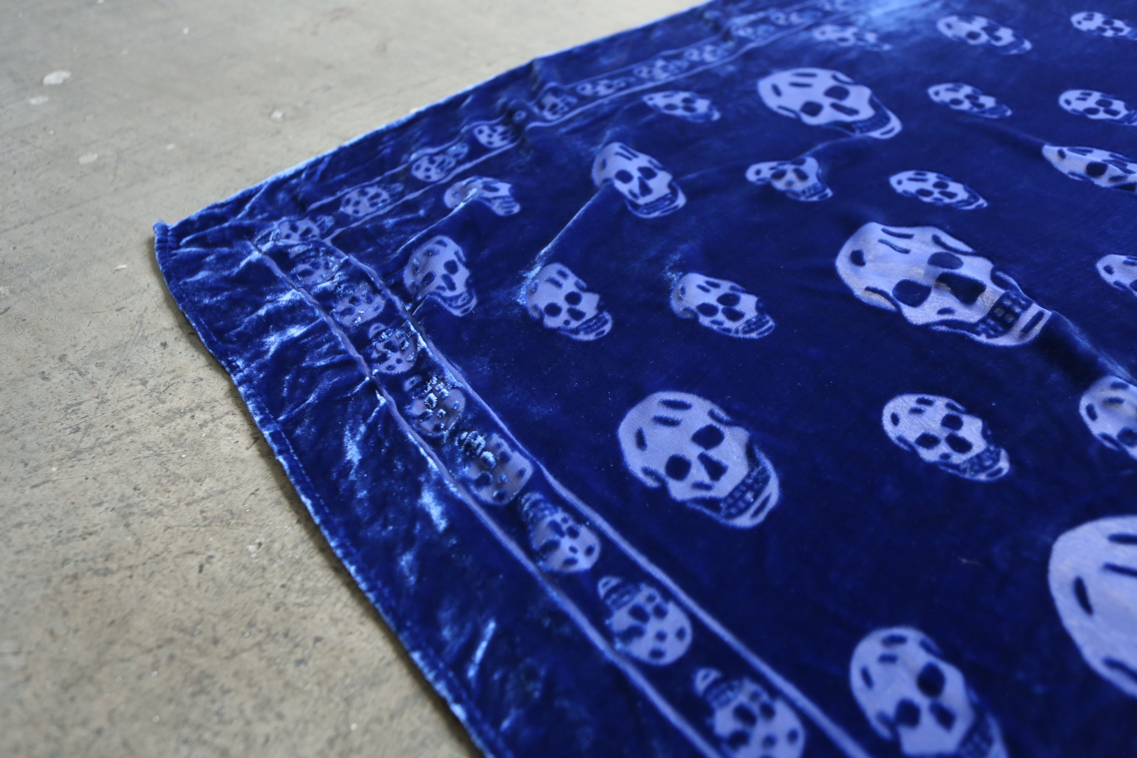 Alexander McQueen Alexander Mcqueen - F/W 11 - Velvet Skull Scarf Size ONE SIZE - 3 Thumbnail