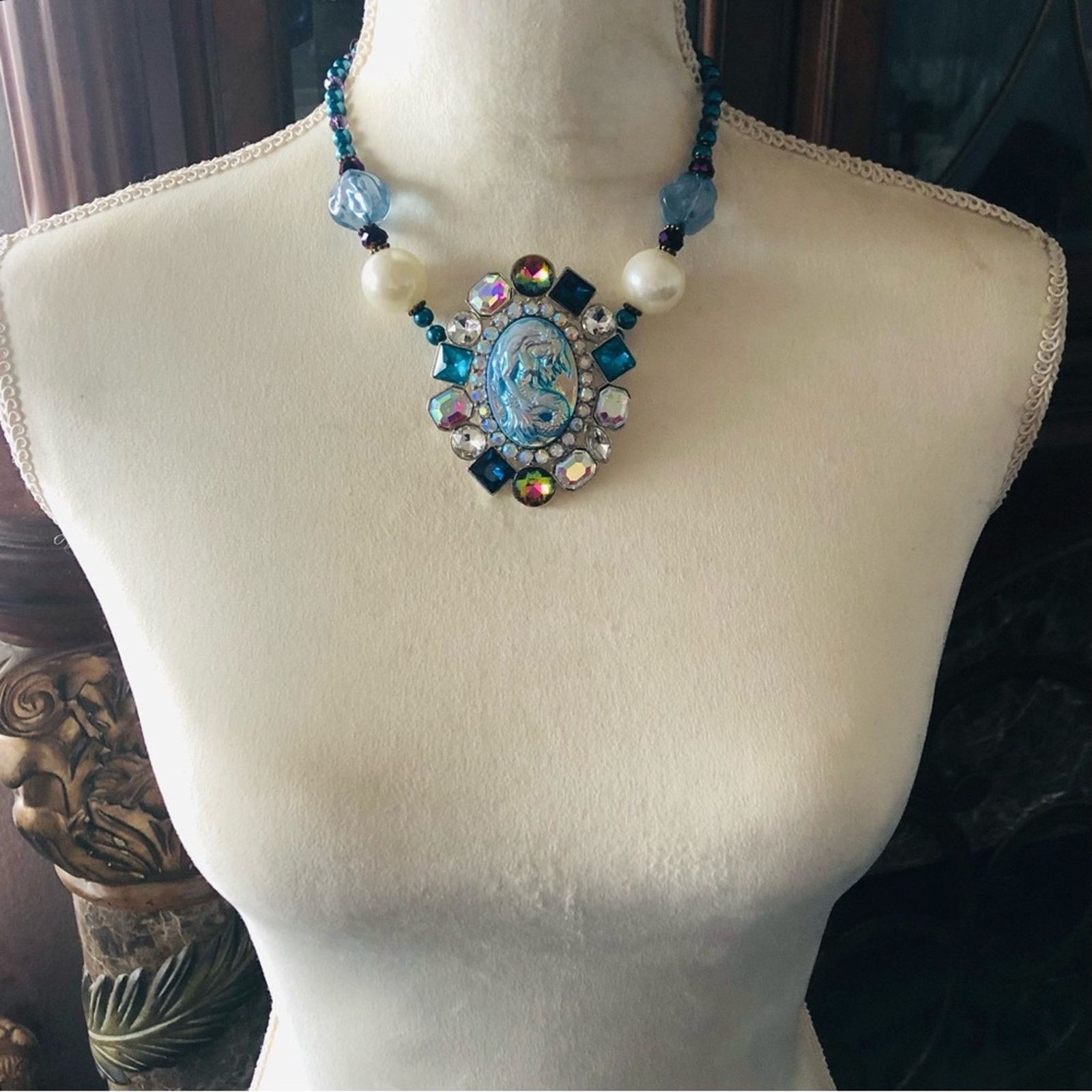 Handmade Handcrafted repurpose mermaid cameo stone Pearl necklace Size ONE SIZE - 5 Thumbnail