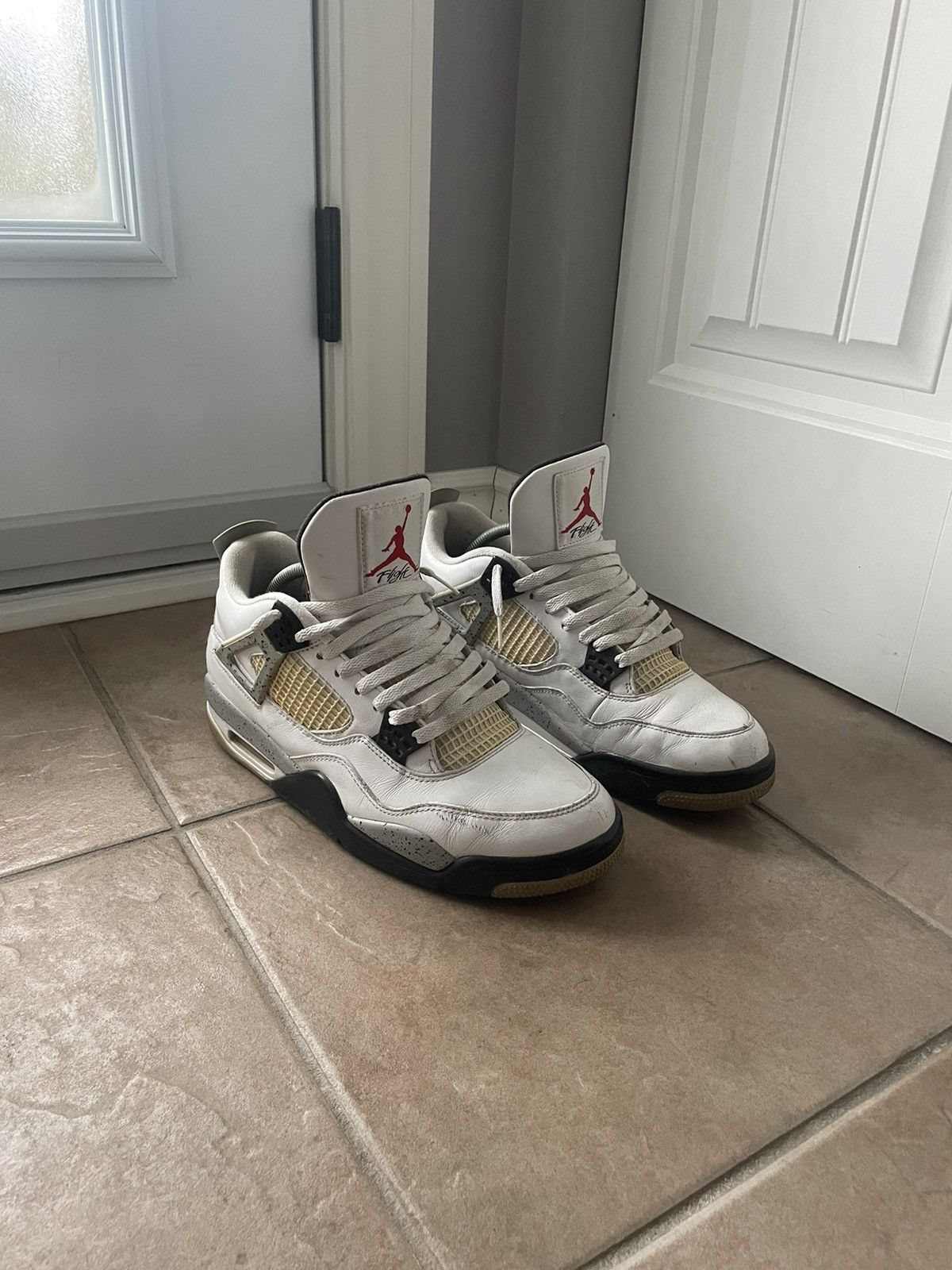 Jordan Brand Air Jordan 3 white Cement 2016 Size US 10.5 / EU 43-44 - 2 Thumbnail