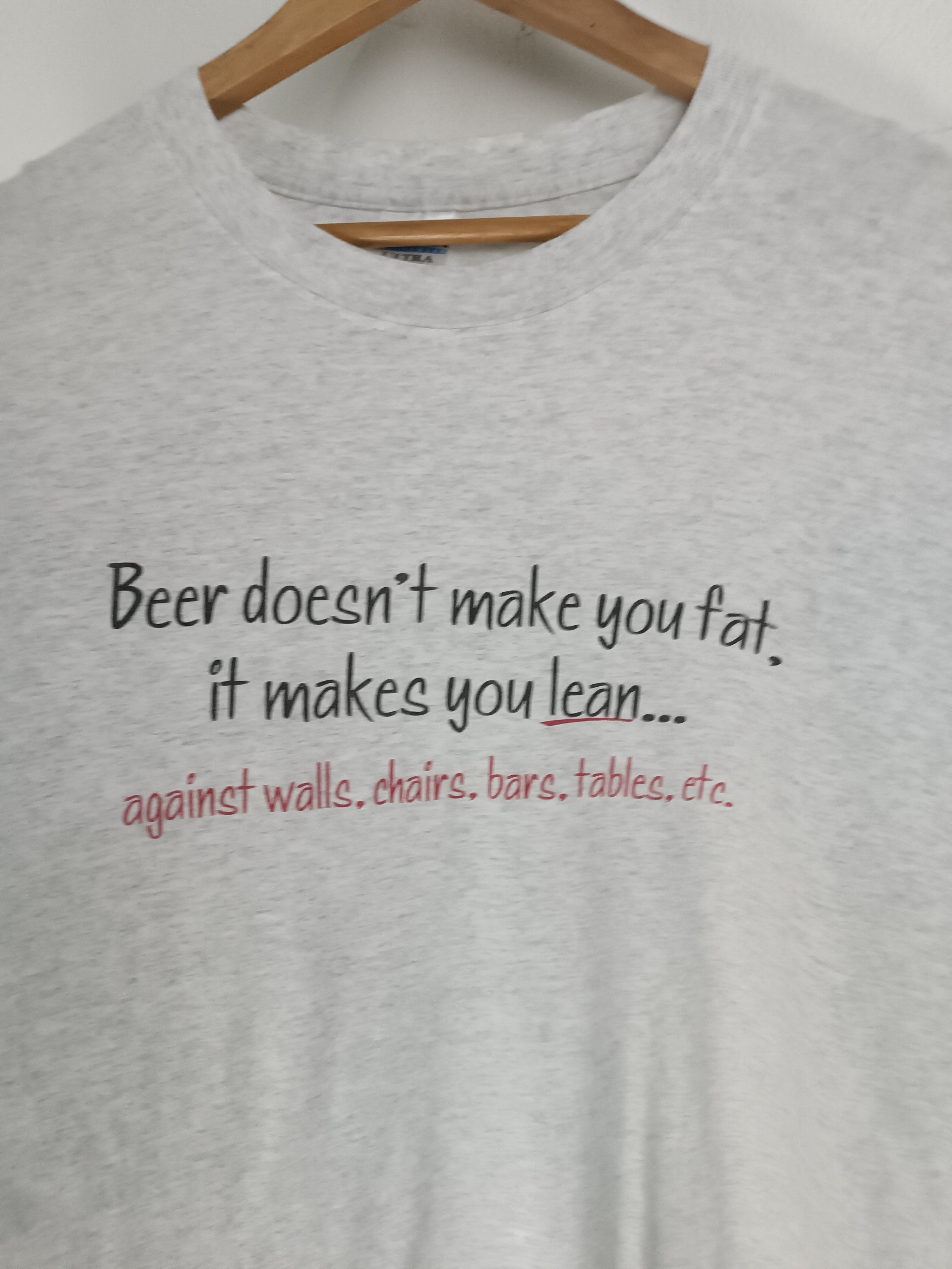 Vintage VINTAGE 2000s BEER DOESN'T MAKE YOU FAT HUMOR JOKE FUNNY TEE Size US XXL / EU 58 / 5 - 10 Thumbnail
