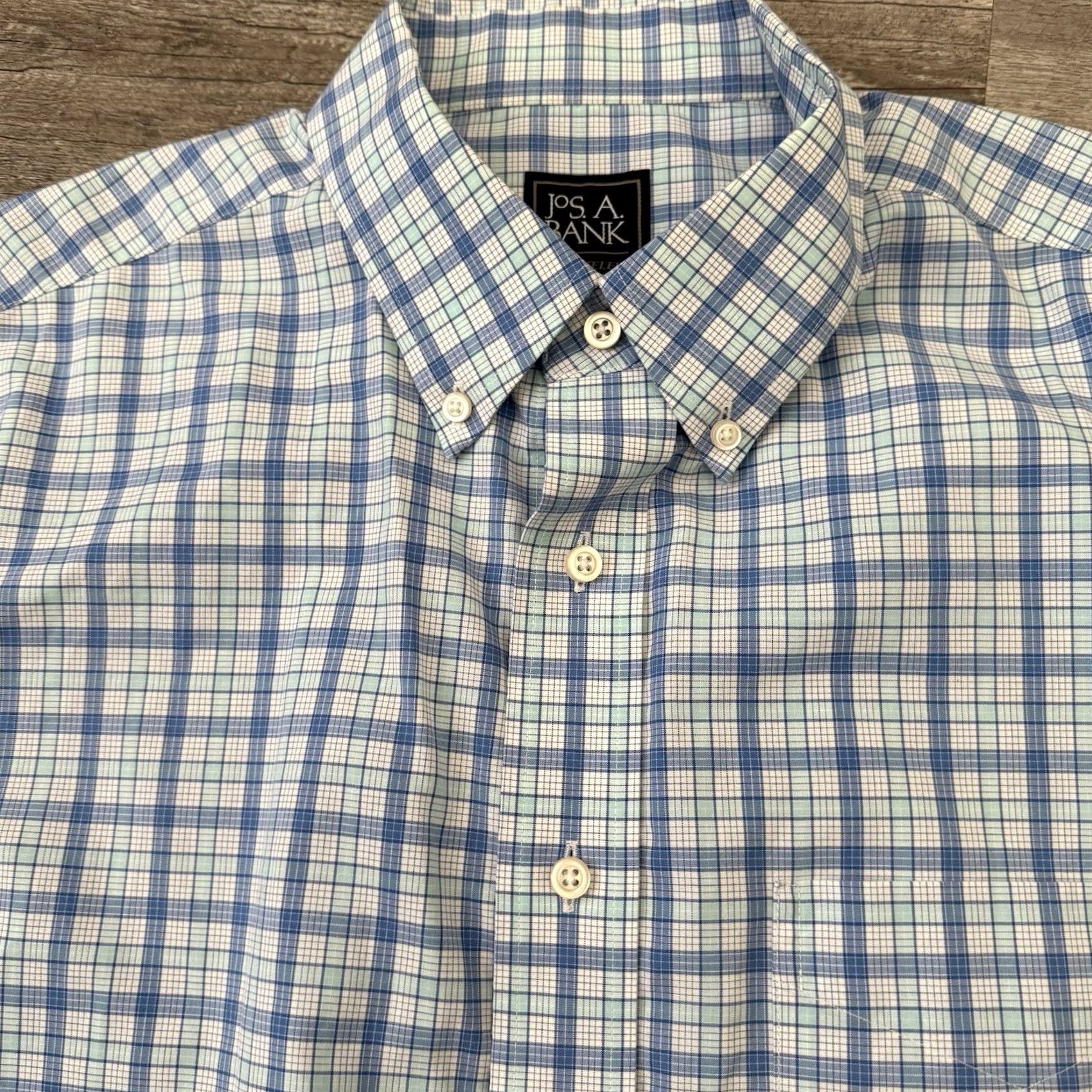 Jos. A. Bank Jos. A Bank Traveler Shirt Men Large Blue Plaid Tailored Fit Short Sleeve Cotton Button-Up Size US L / EU 52-54 / 3 - 6 Thumbnail