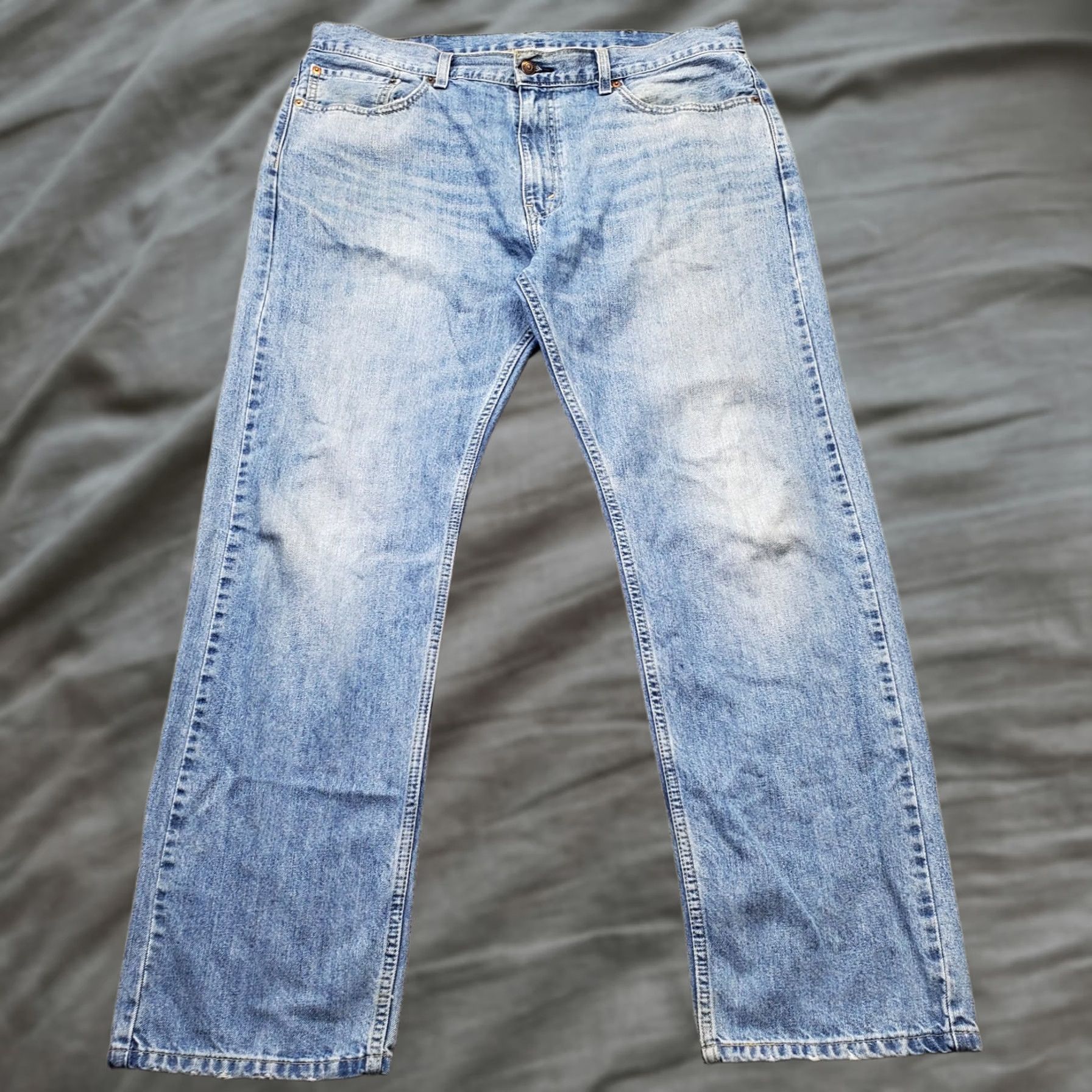 Levi's Levi's Jeans Mens 38x32 Blue Straight Fit Medium Wash Red Tab Faded Mid Rise Jeans Mens 38 Blue Straight 5-Pocket Denim Regular Fit 500 Series Size US 38 / EU 54 - 1 Thumbnail