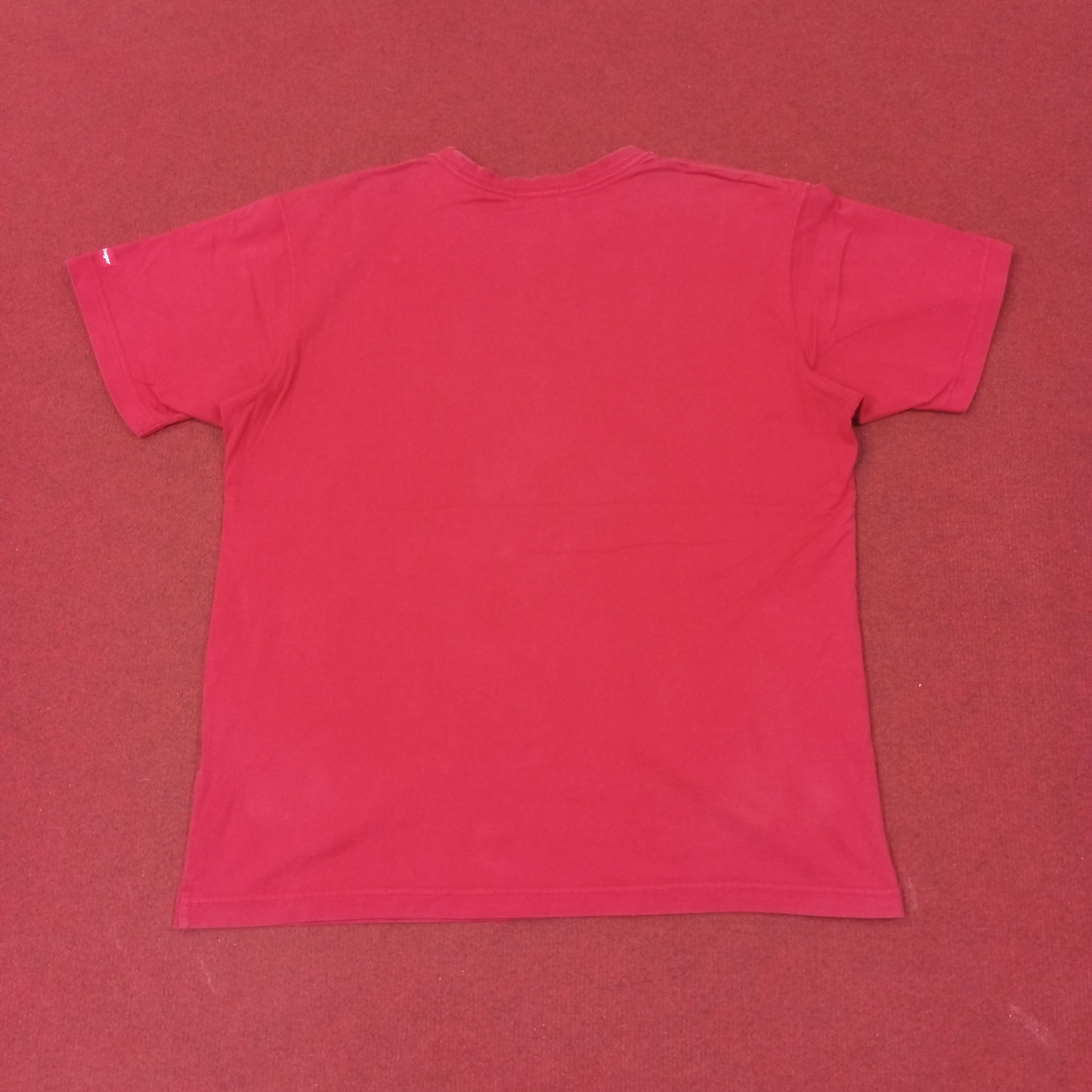 Barbara Kruger Barbara Kruger x Uniqlo Japanese Brand Tshirt c223n20 Size US L / EU 52-54 / 3 - 6 Thumbnail
