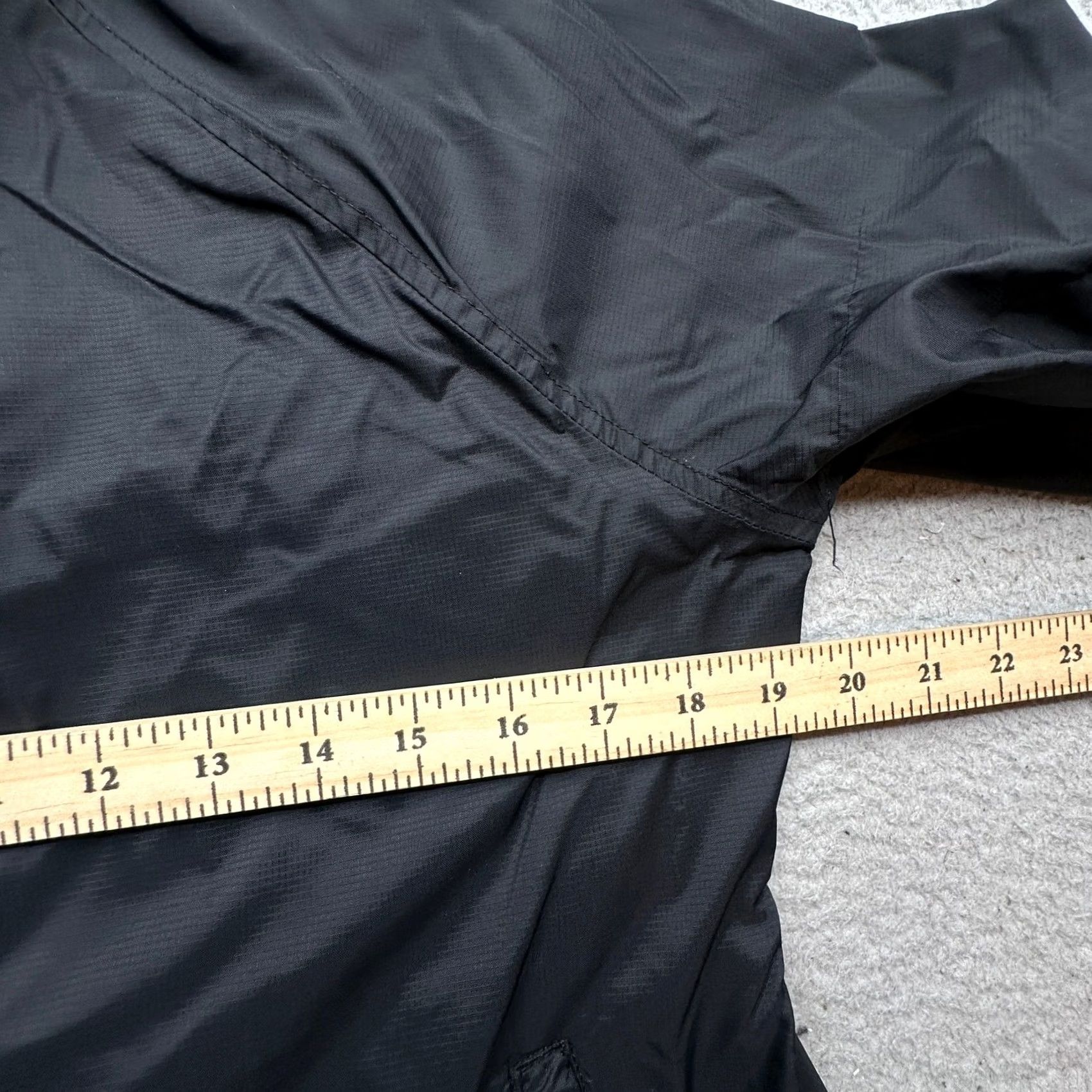 Vintage LL Bean Ripstop Stowaway Hooded Windbreaker Jacket Womens Petite Small Black Size S / US 4 / IT 40 - 6 Thumbnail
