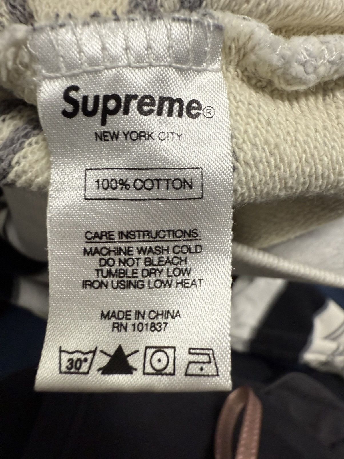 Supreme Supreme Hoodie Size US M / EU 48-50 / 2 - 4 Thumbnail