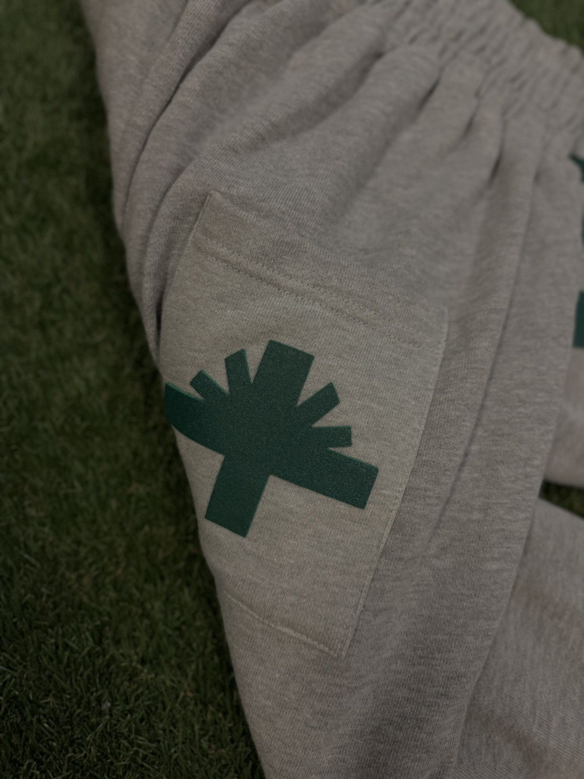 Vertabrae Vertabrae Sweatpants Green/Grey Size XL (NEW) Size US 34 / EU 50 - 6 Thumbnail