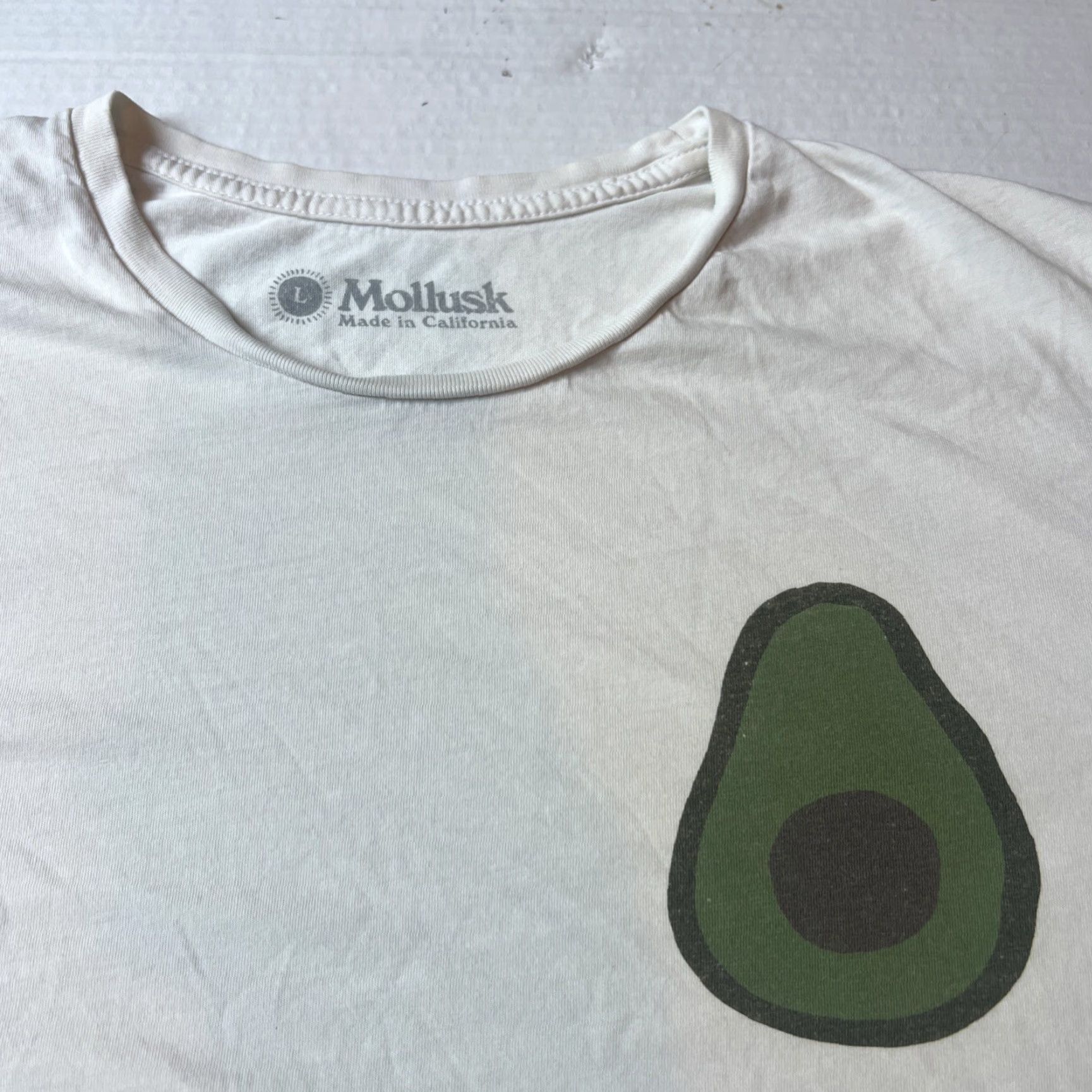 Vintage VINTAGE Mollusk California Surfboards Avocado Shirt Large Beige Men Short Sleeve Crew Neck Graphic Print Surfer California Beach 2010-2019 Size US L / EU 52-54 / 3 - 2 Thumbnail