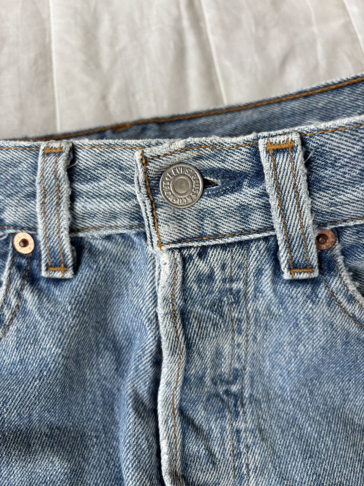 Levi's 💥VINTAGE LEVIS 501 USA #552 DISTRESSED DENIM JEANS Size US 28 / EU 44 - 9 Thumbnail