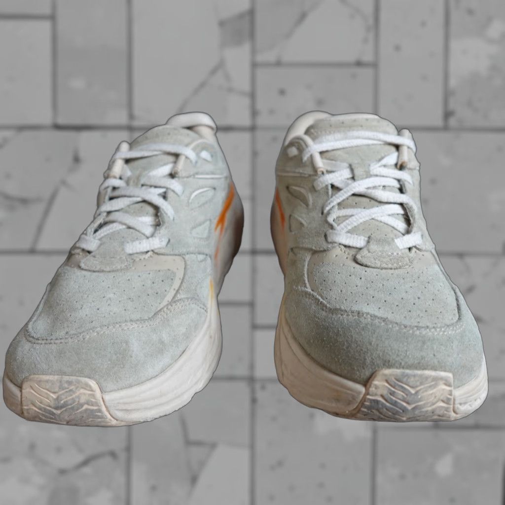 Vintage Hoka Sneakers Mens 10 Womens 11 Gray U Clifton L Suede Shortbread Size US 10 / IT 40 - 1 Thumbnail