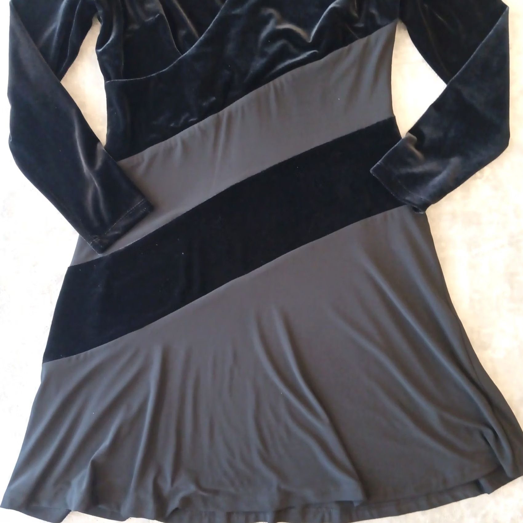 Ralph Lauren Lauren Ralph Lauren Dress Size 14 Black Knee Length Long Sleeve Velour V Neck Womens Size XL / US 12-14 / IT 48-50 - 5 Thumbnail