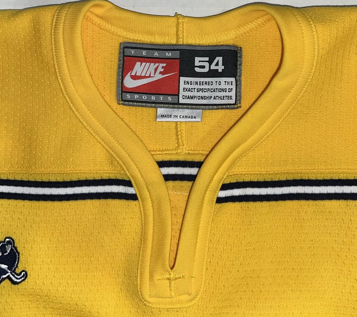 Nike Vintage Nike Michigan Wolverines Hockey Jersey Team Issued Size US XXL / EU 58 / 5 - 9 Thumbnail
