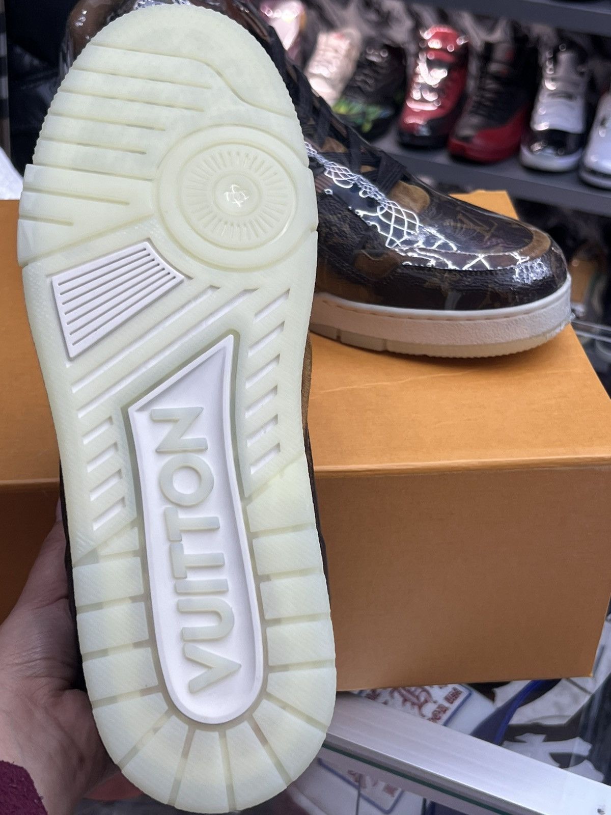 Louis Vuitton Louis Vuitton Trainer Low Sneakers Size US 9.5 / EU 42-43 - 10 Thumbnail