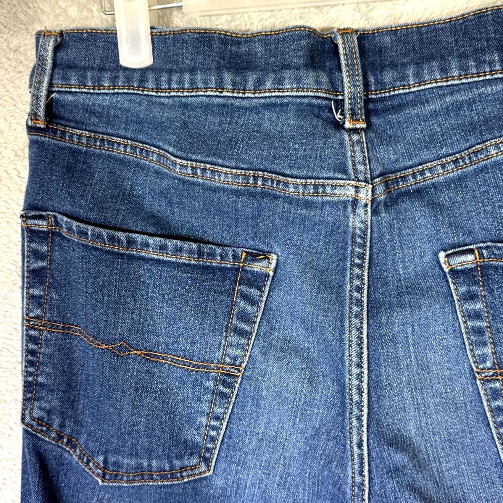 Lucky Brand Lucky Brand 410 Athletic Slim Jeans Men’s 32 x 30 Blue Denim Straight Mid-Rise 5-Pocket Button Zip Vintage No N/A Size US 32 / EU 48 - 6 Thumbnail