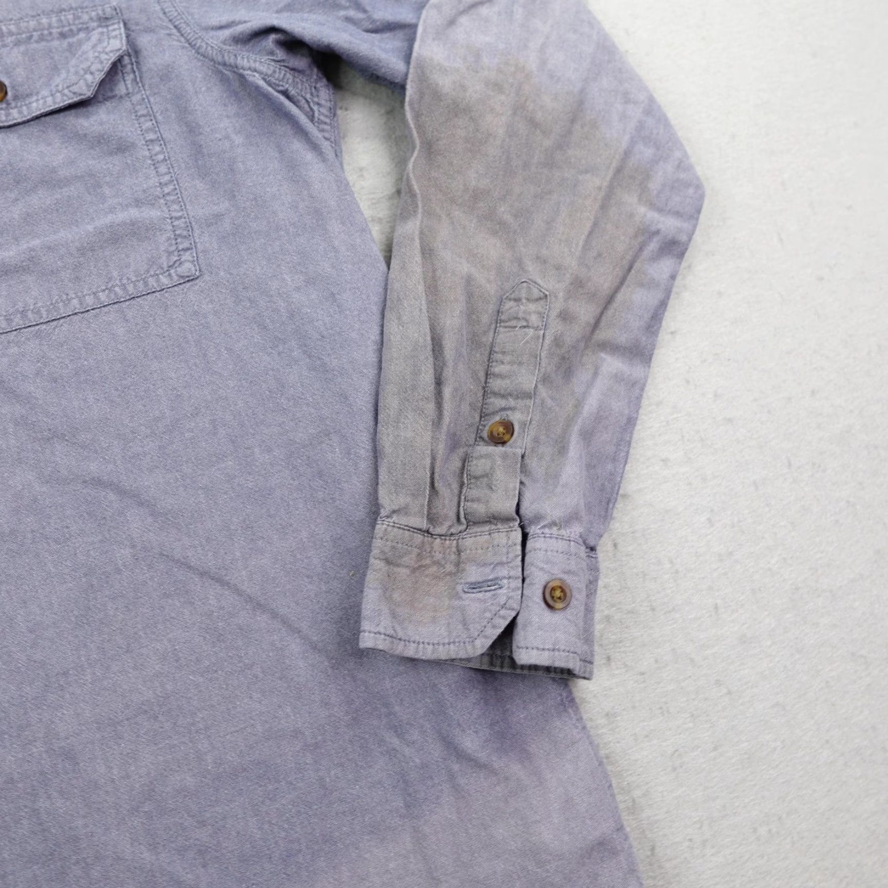 Carhartt VINTAGE Carhartt Shirt Mens LT Blue Chambray Button-Up Work Utility Midweight Long Sleeve Button-Down Casual Mens Size US L / EU 52-54 / 3 - 5 Thumbnail