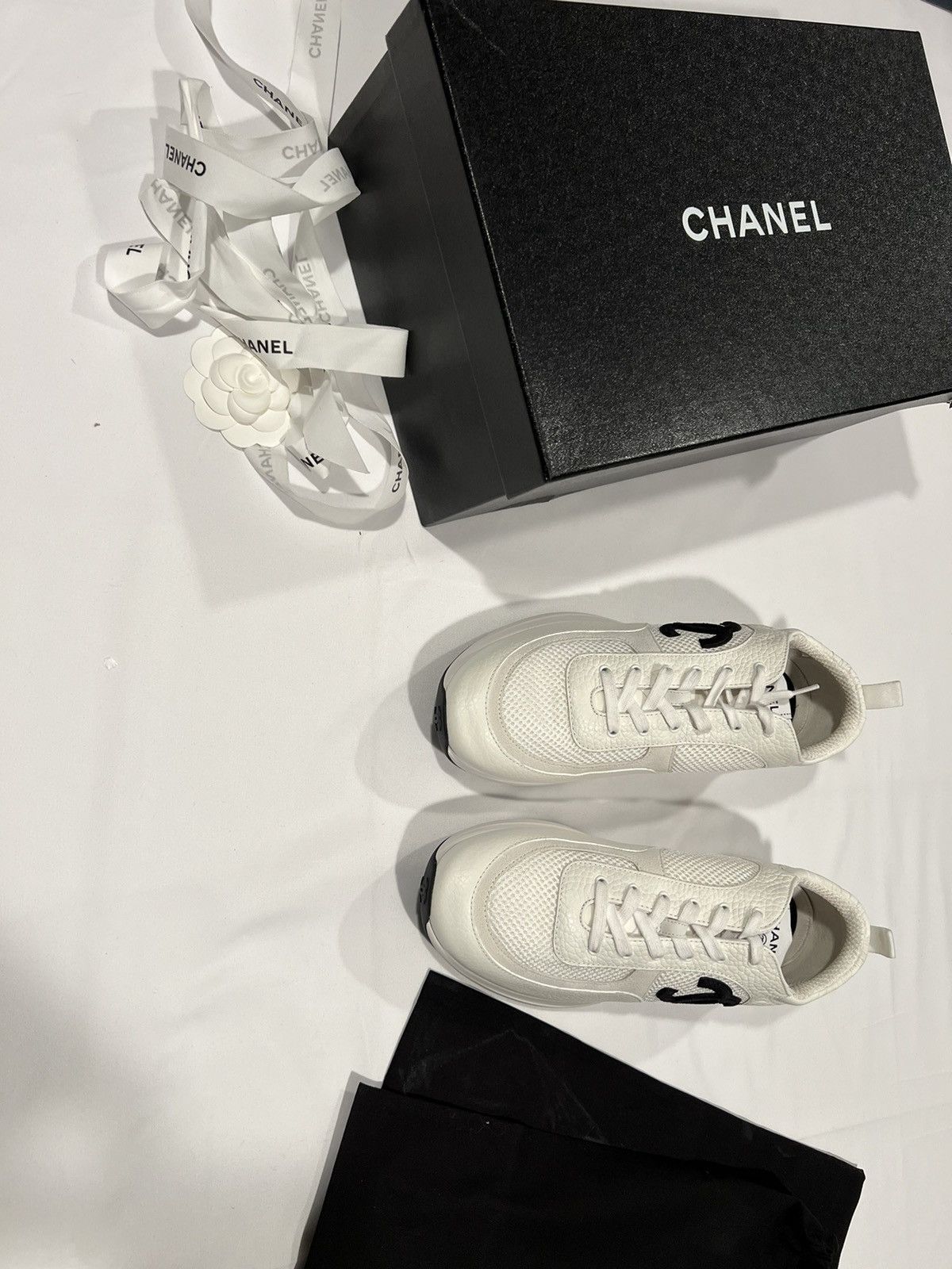 image of Chanel Mens Sneakers. 44/11 in White