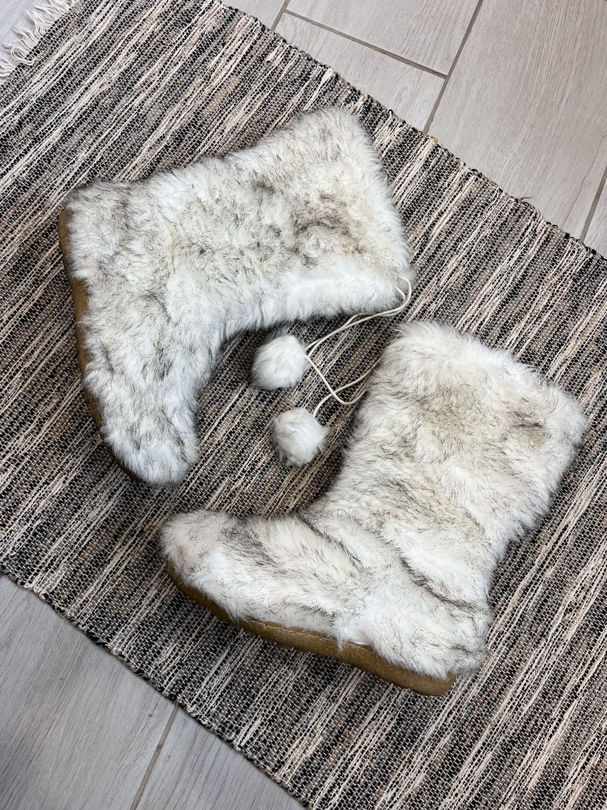 Other Vintage faux fur boots yeti shoes rare y2k ankle boots Size US 7 / IT 37 - 5 Thumbnail