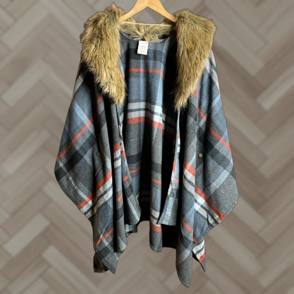 Merona Merona Faux Fur Knit Shawl Wrap Sweater S/M Knit Poncho Plaid Grey EUC Size ONE SIZE - 1 Thumbnail