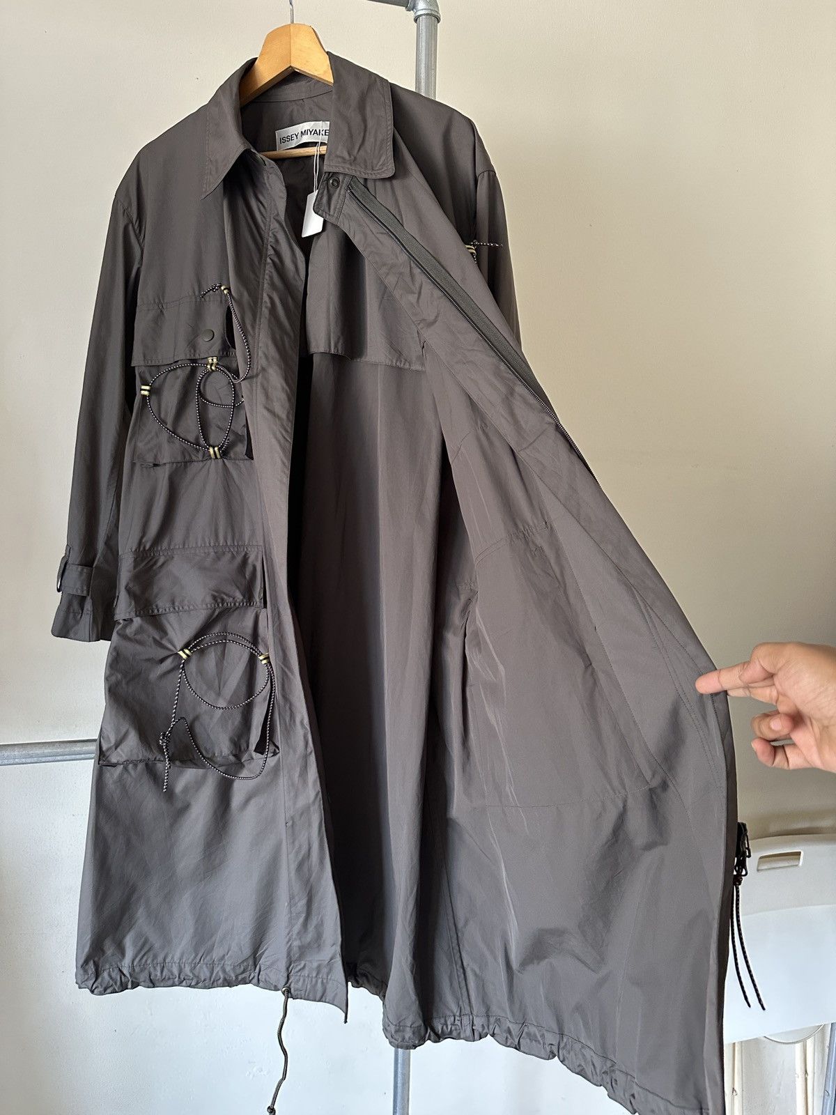 Issey Miyake SS2004 Issey Miyake Bungee Cord Raincoat Jacket Size US L / EU 52-54 / 3 - 6 Thumbnail