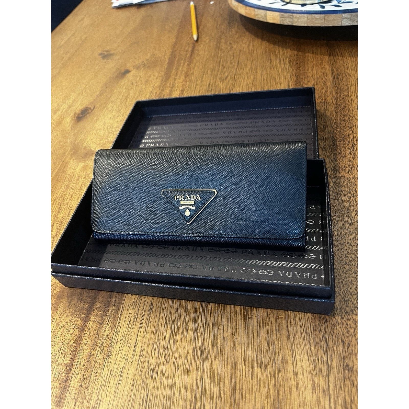 Prada Prada Large Saffiano Leather Wallet 100% Authentic Black Size ONE SIZE - 2 Thumbnail